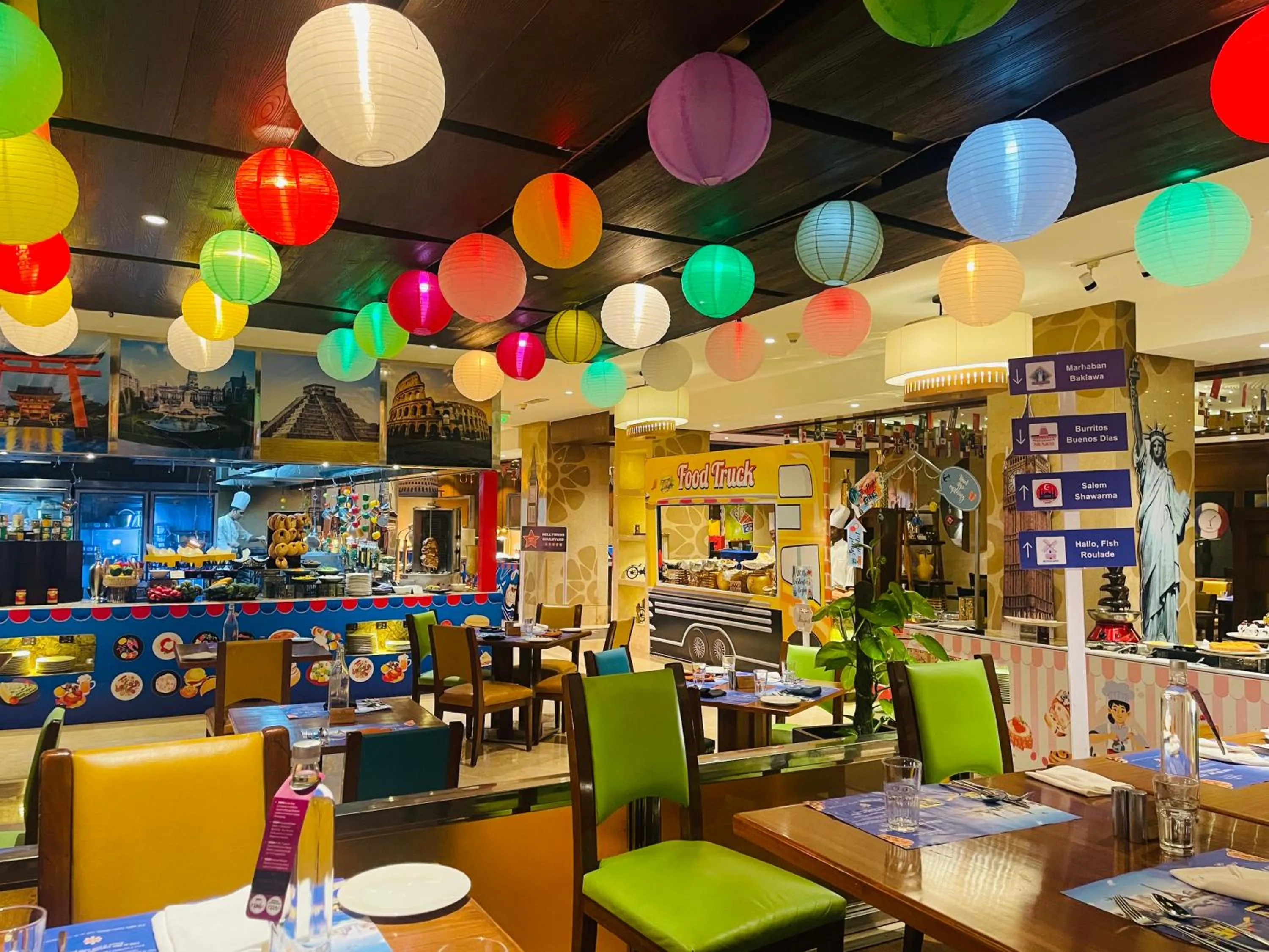 Restaurant/places to eat in Crowne Plaza New Delhi Okhla by IHG