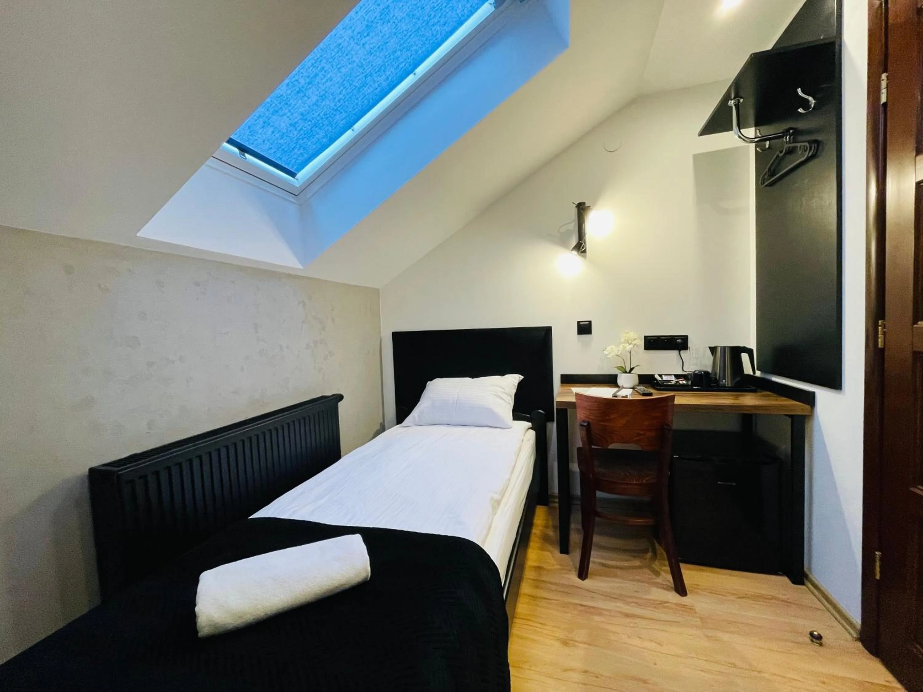 Bed in Hotel Millennium