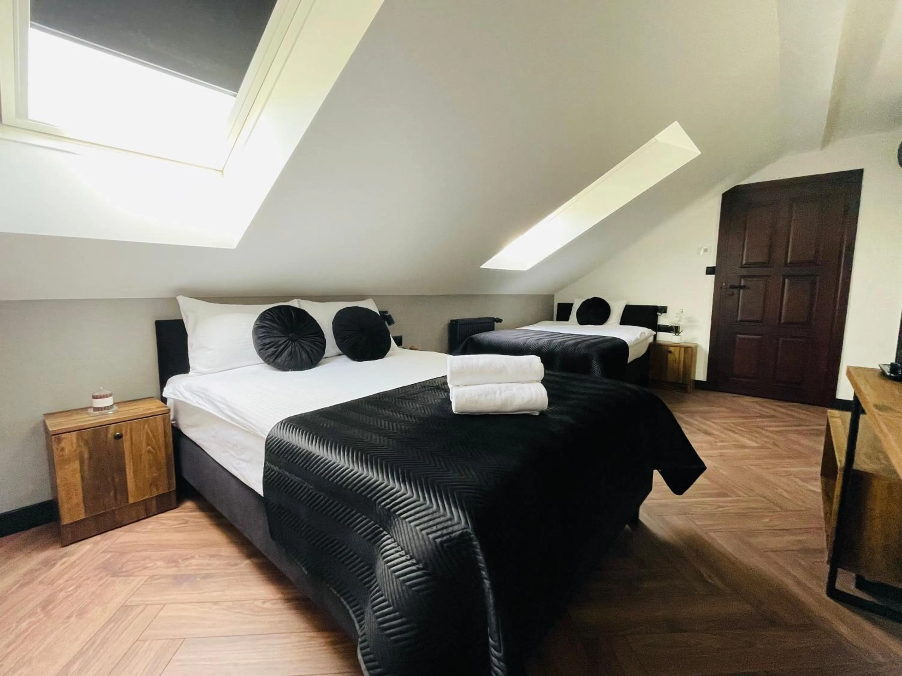 Bed in Hotel Millennium