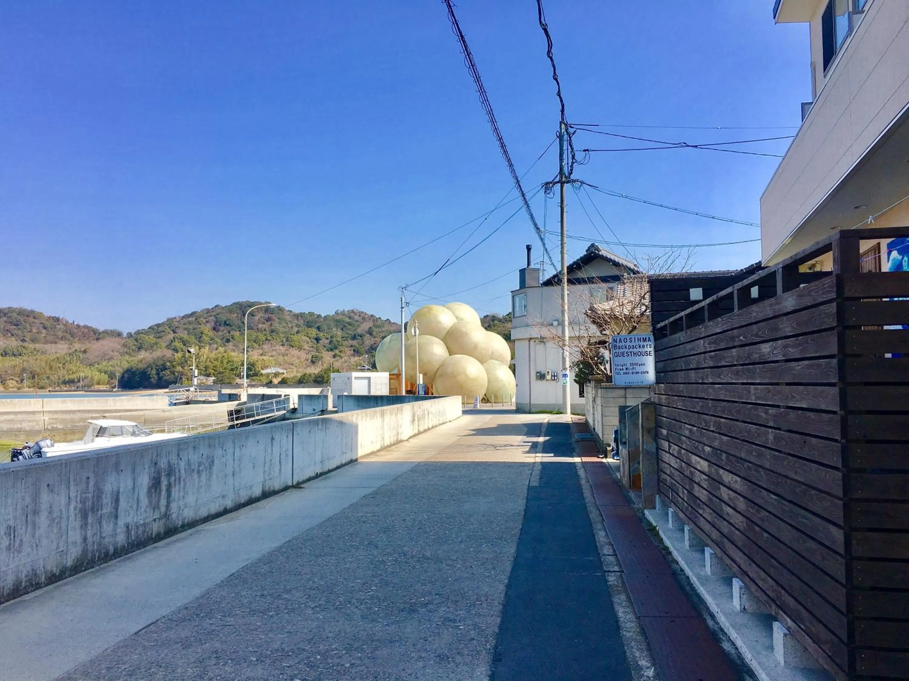 Facade/entrance in Naoshima Backpackers Guesthouse