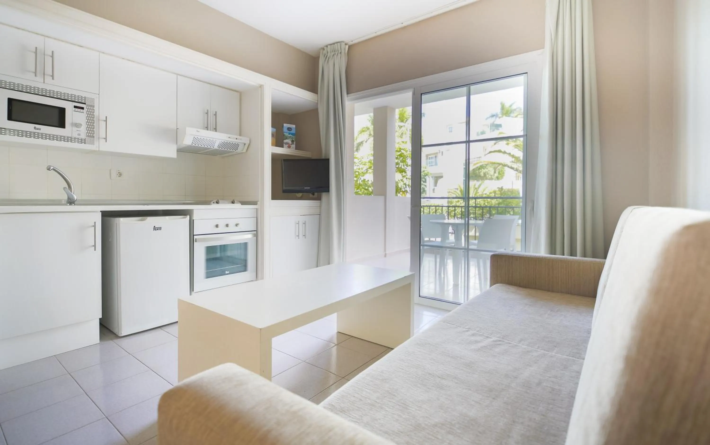 Kitchen or kitchenette in Los Olivos Beach Resort