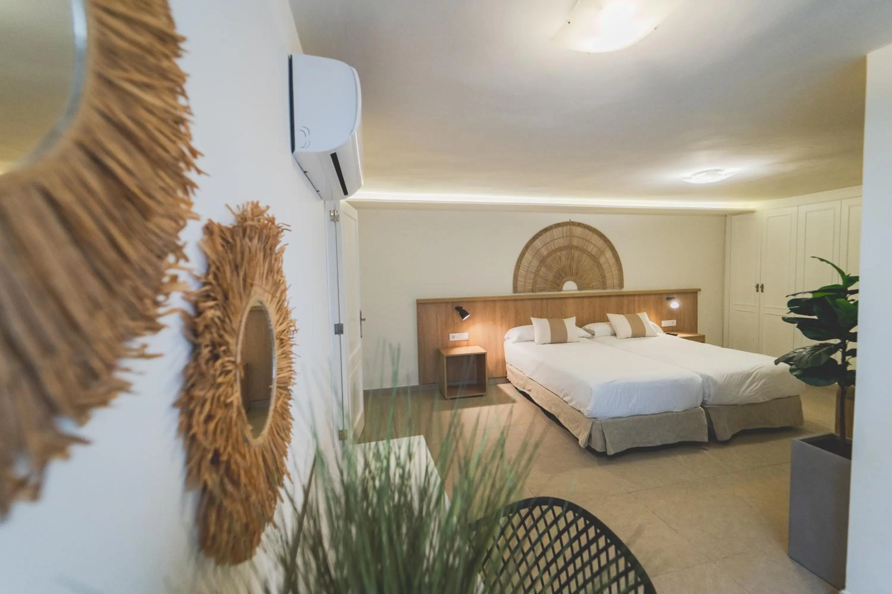 Bedroom, Bed in Los Olivos Beach Resort