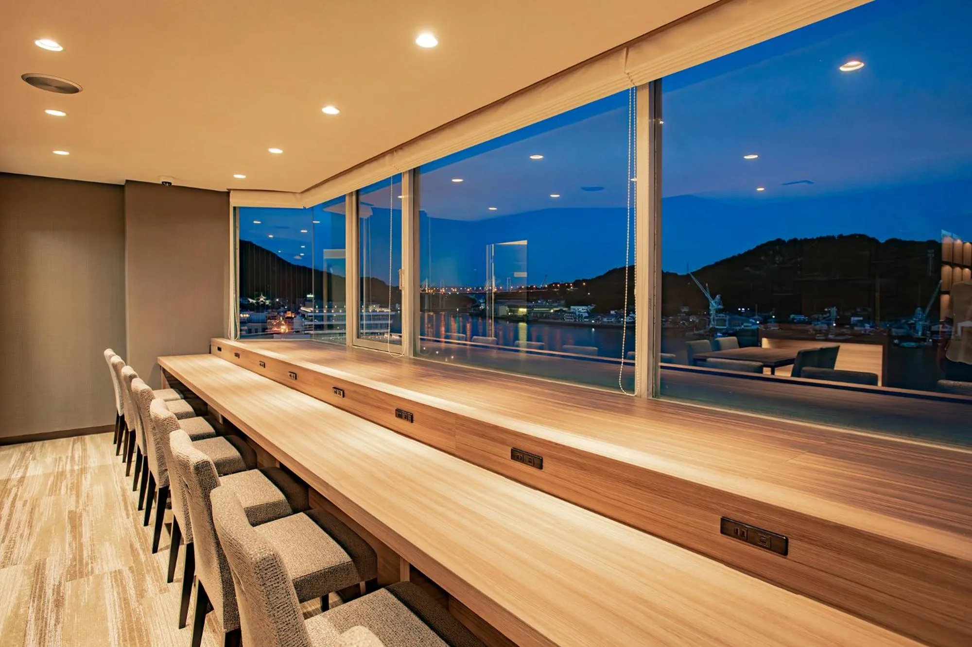 Lounge or bar in Onomichi Royal Hotel