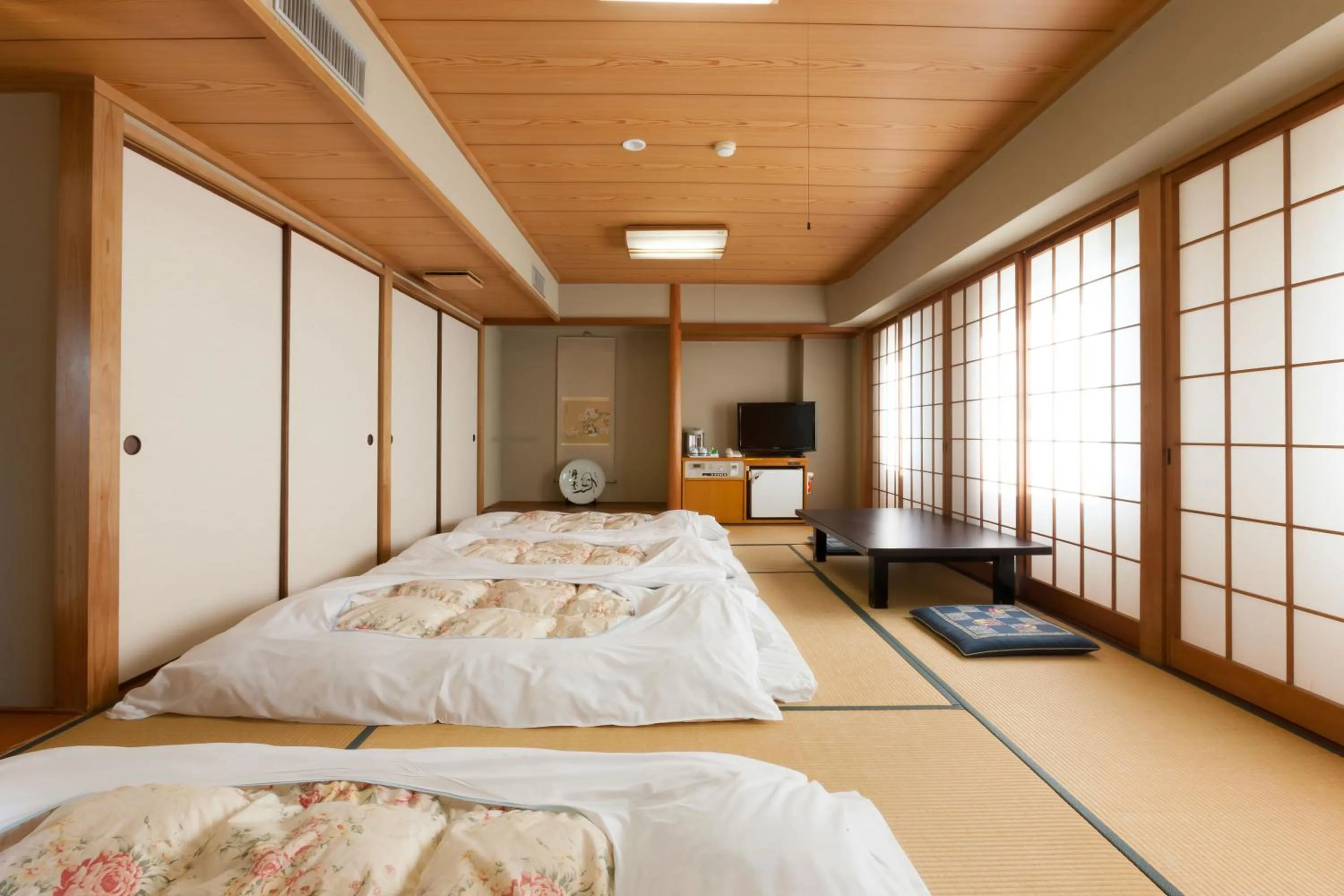 Photo of the whole room, Bed in Onomichi Royal Hotel