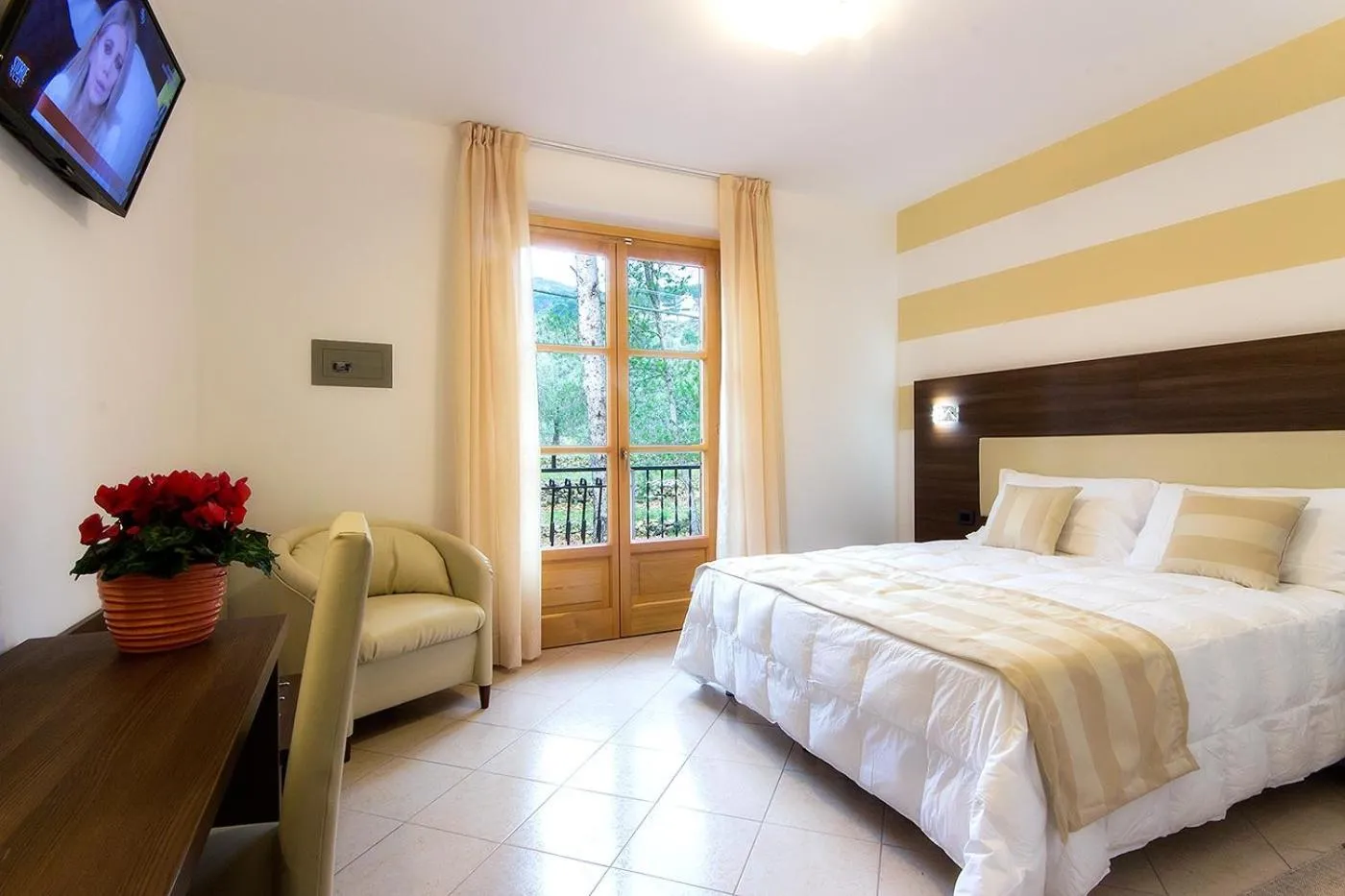 Photo of the whole room, Bed in Albergo Ristorante San Matteo