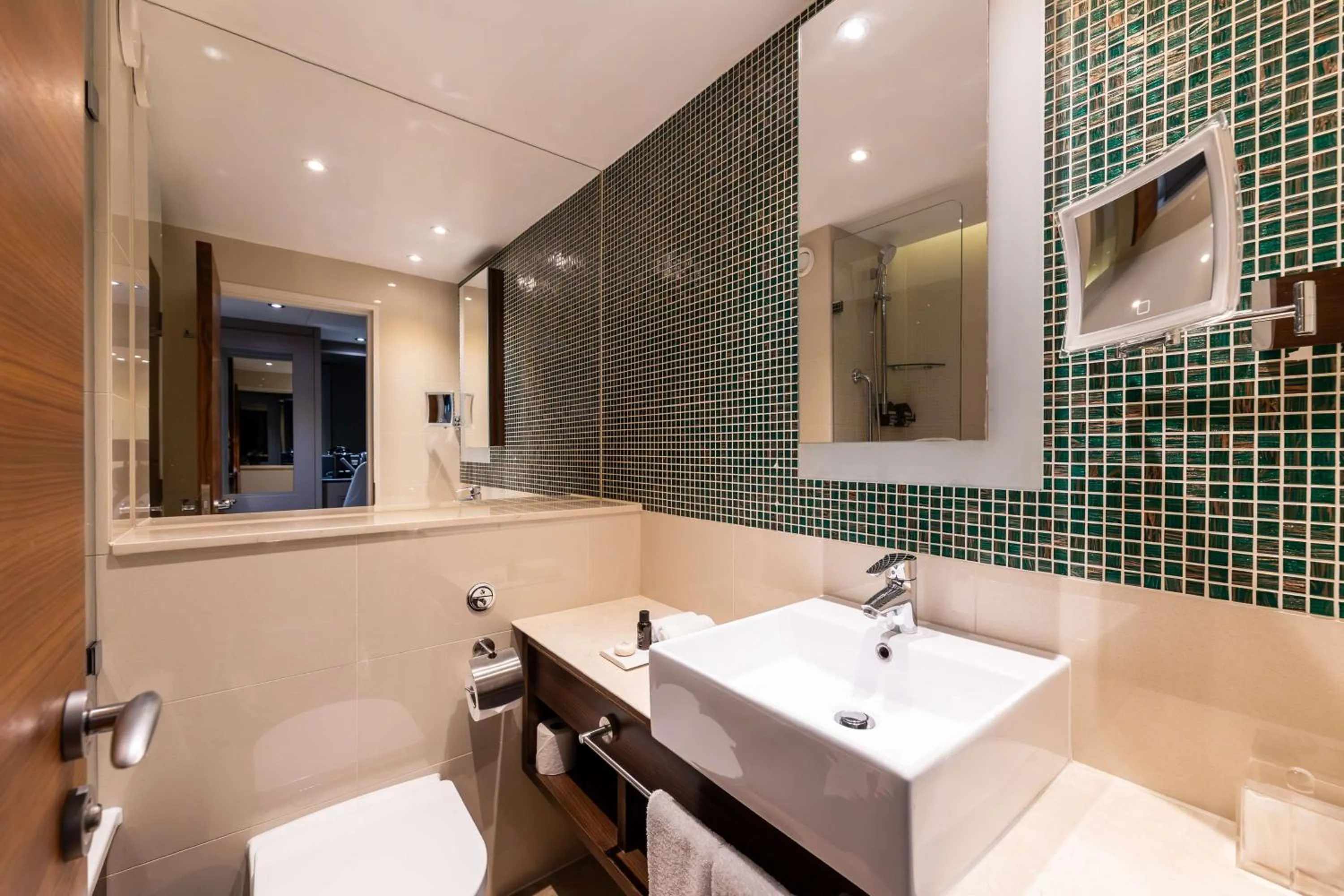 Bathroom in 100 Queen's Gate Hotel London Kensington, Curio Collection by Hilton