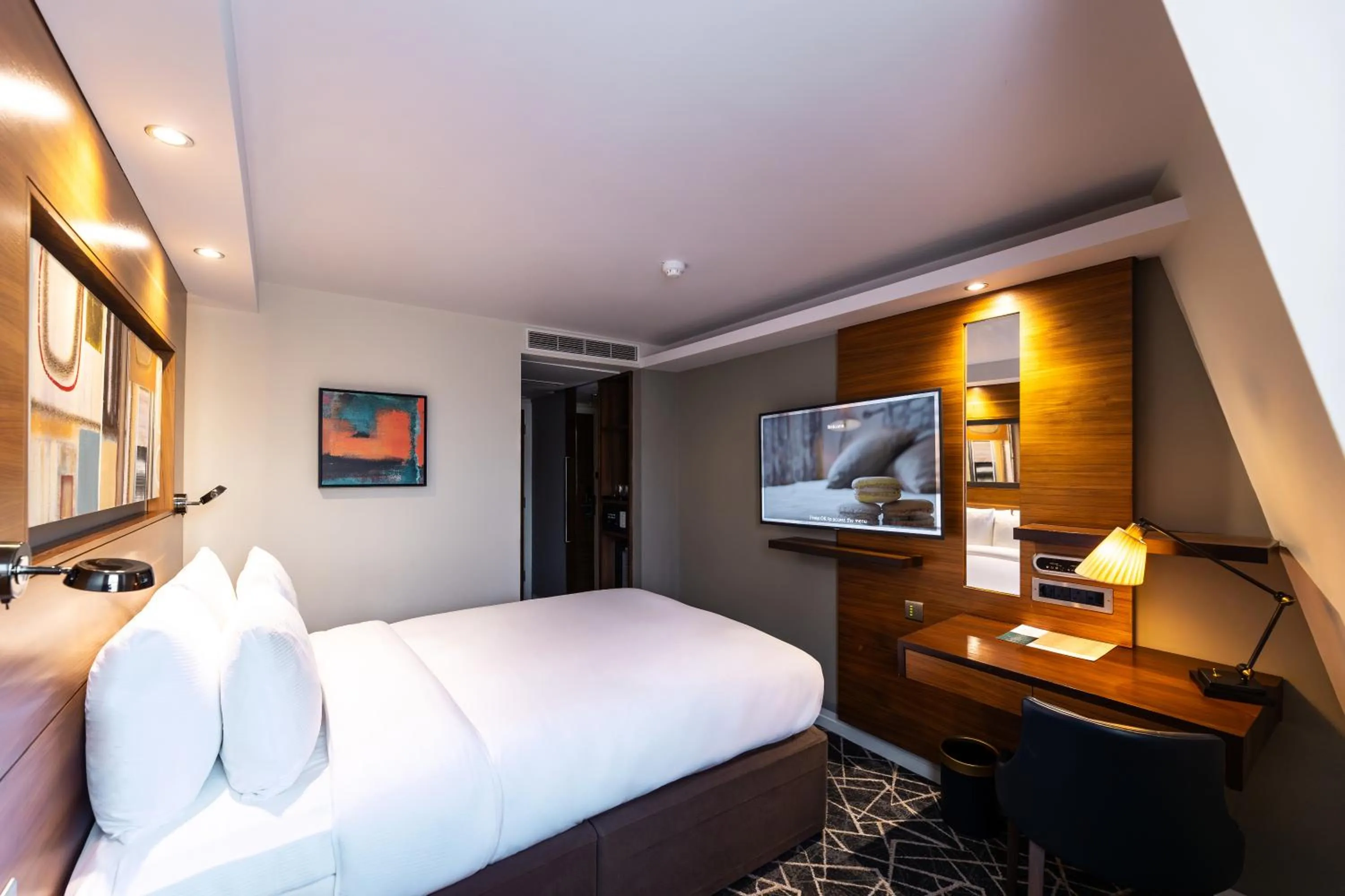 Bed in 100 Queen's Gate Hotel London Kensington, Curio Collection by Hilton