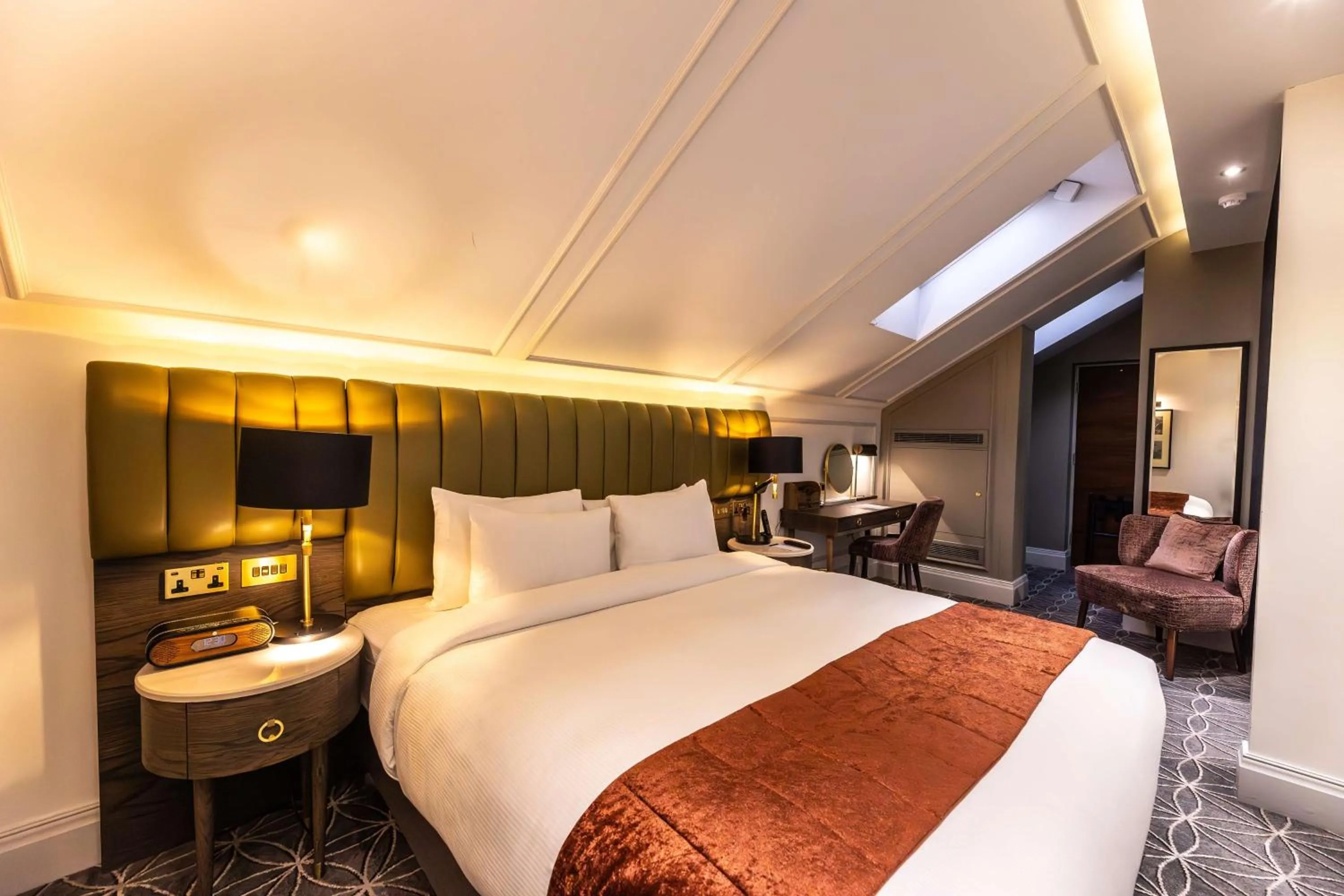 Bed in 100 Queen's Gate Hotel London Kensington, Curio Collection by Hilton