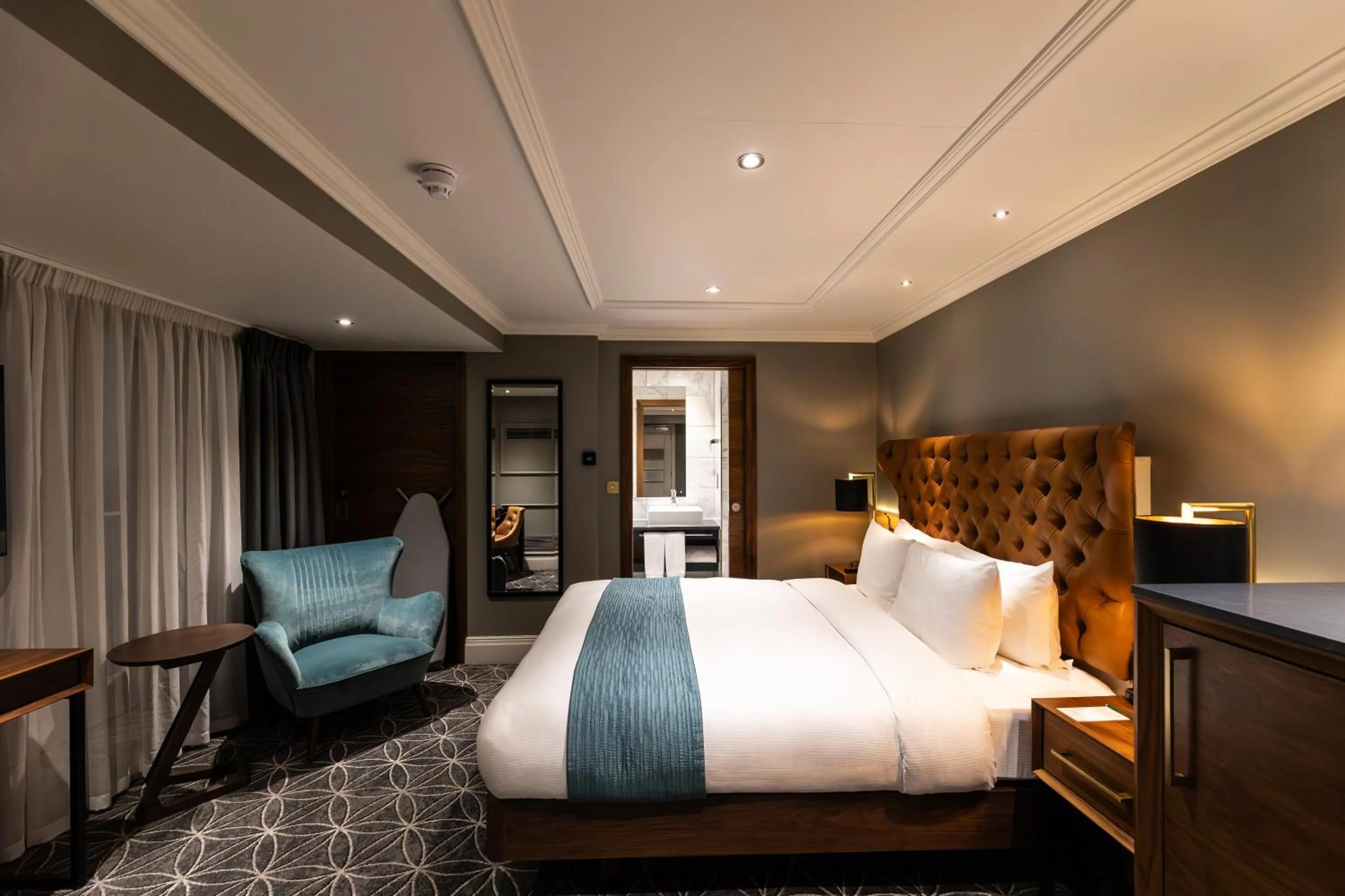 Photo of the whole room, Bed in 100 Queen's Gate Hotel London Kensington, Curio Collection by Hilton