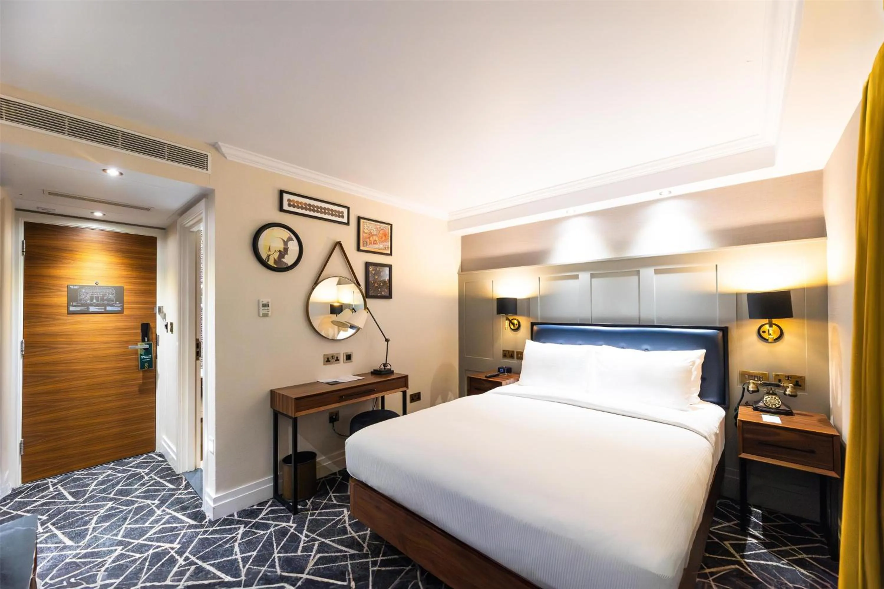 Bedroom, Bed in 100 Queen's Gate Hotel London Kensington, Curio Collection by Hilton