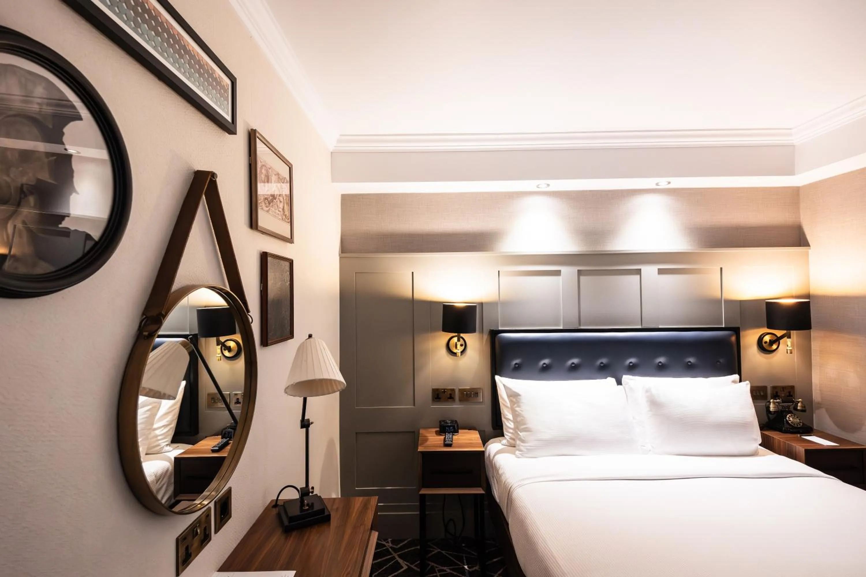 Bedroom, Bed in 100 Queen's Gate Hotel London Kensington, Curio Collection by Hilton