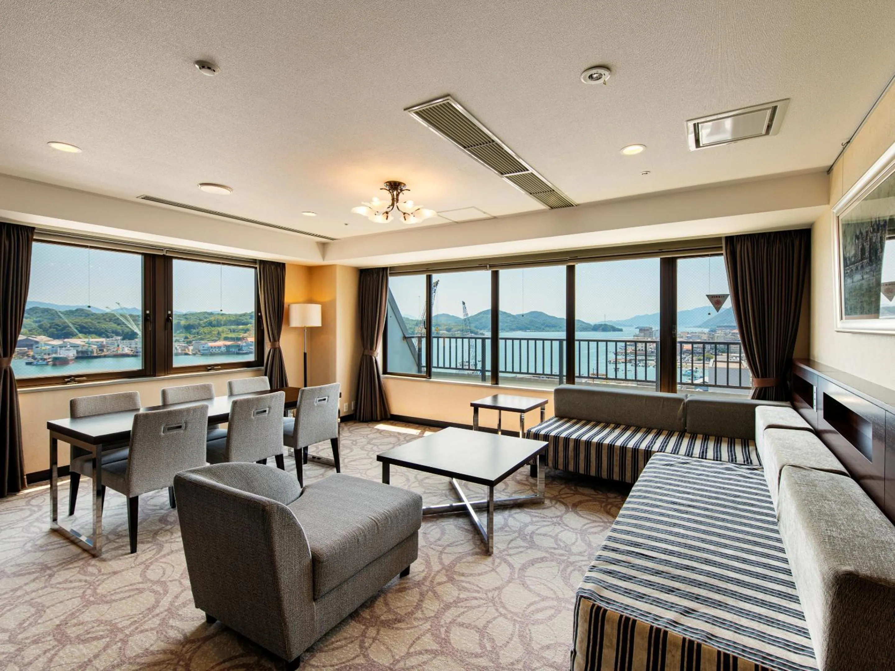 Photo of the whole room in Onomichi Kokusai Hotel