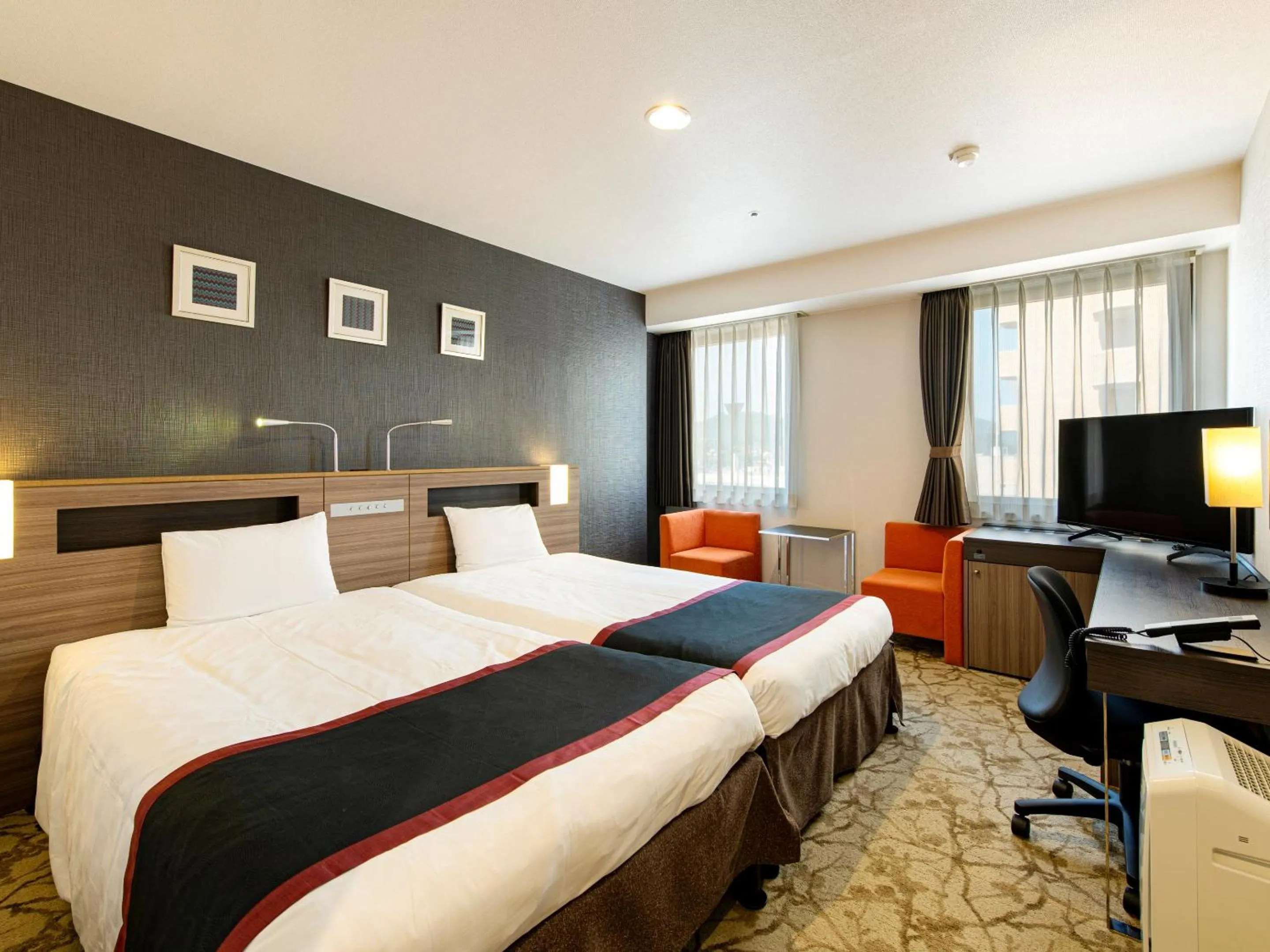 Photo of the whole room, Bed in Onomichi Kokusai Hotel
