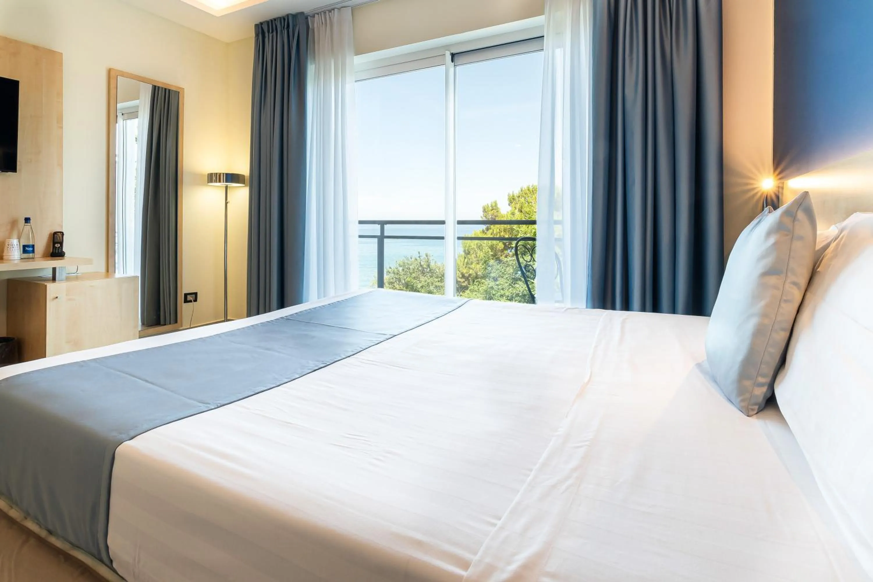 Bedroom, Bed in Grand Hotel Santa Maria