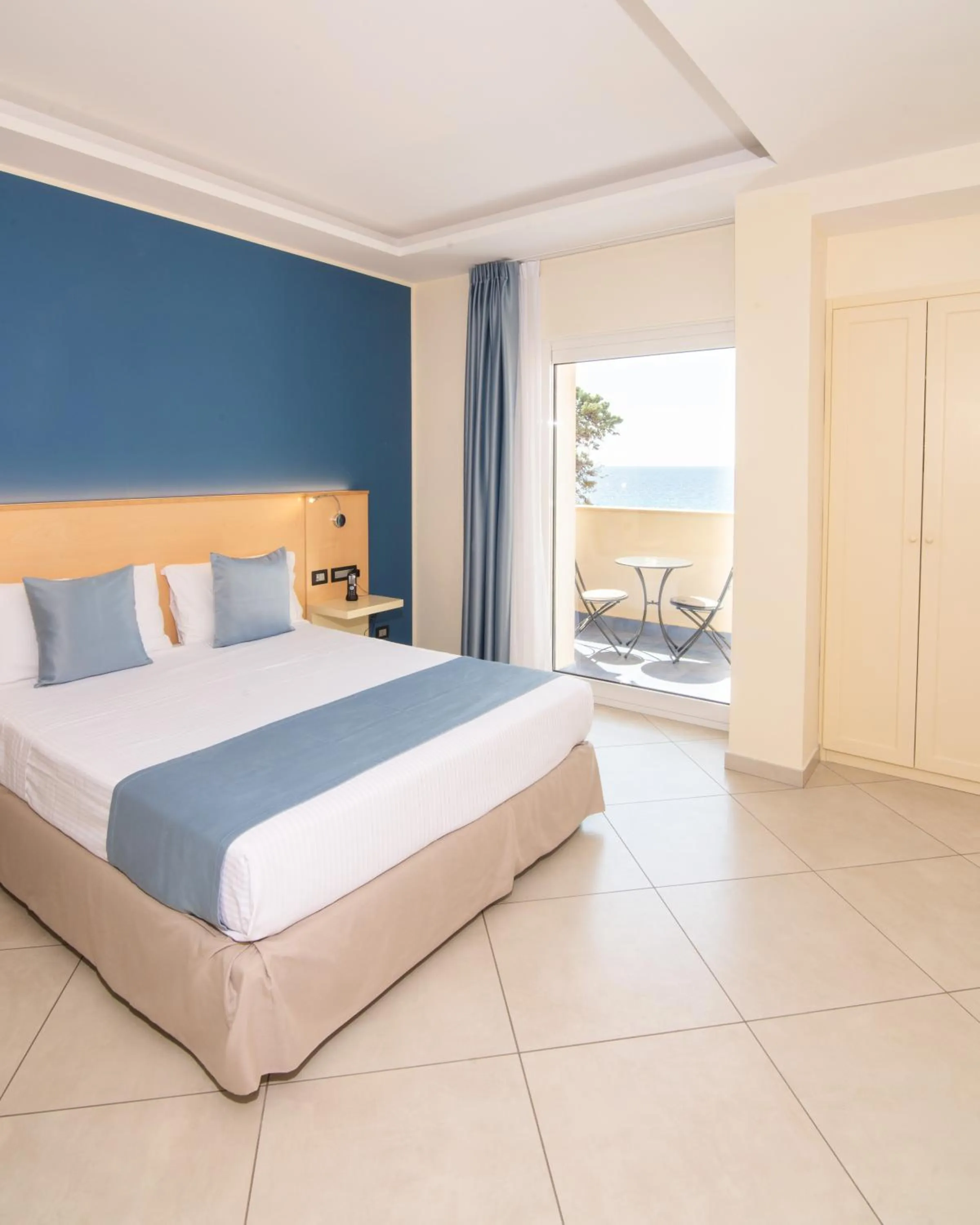 Bedroom, Bed in Grand Hotel Santa Maria