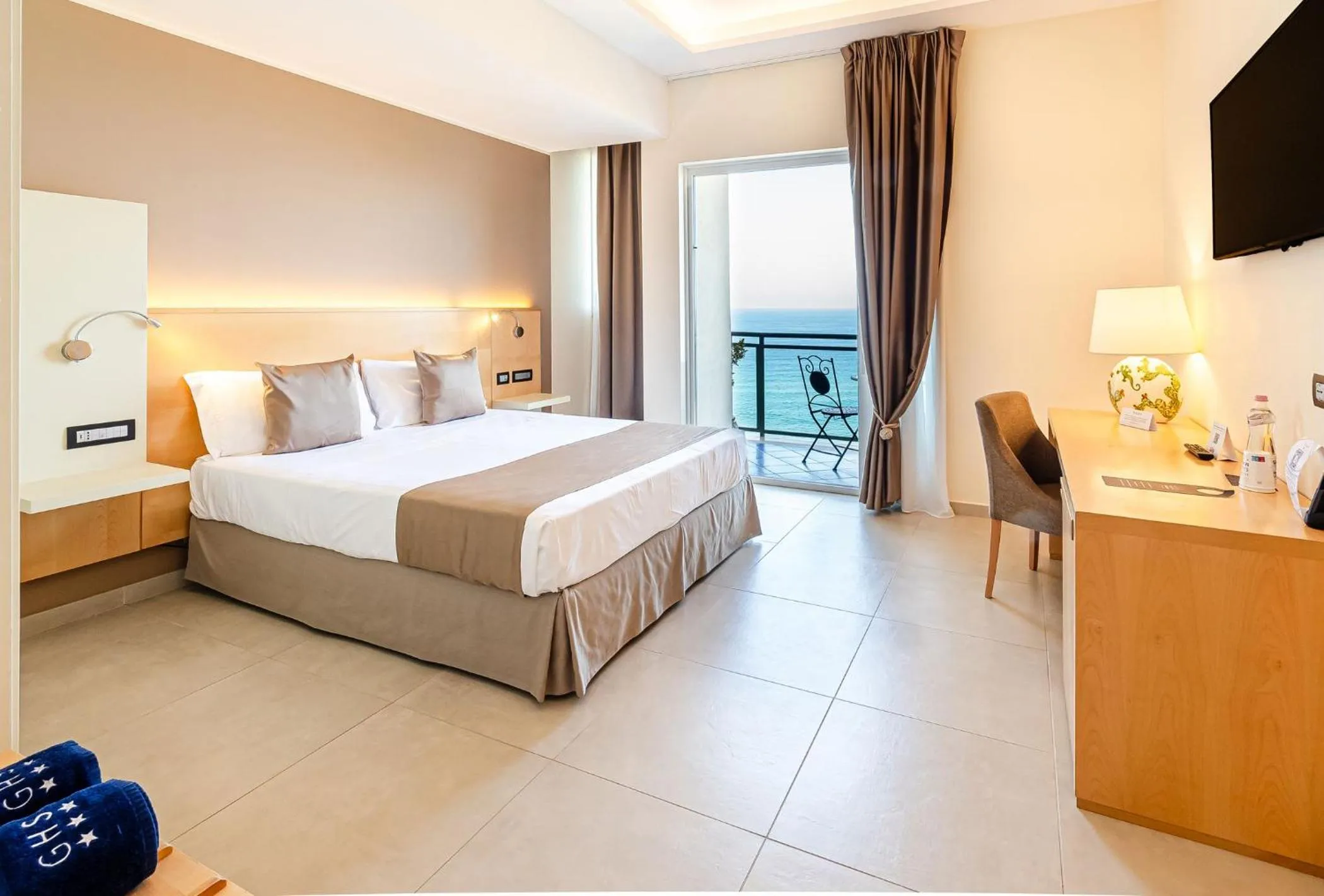 Bedroom, Bed in Grand Hotel Santa Maria