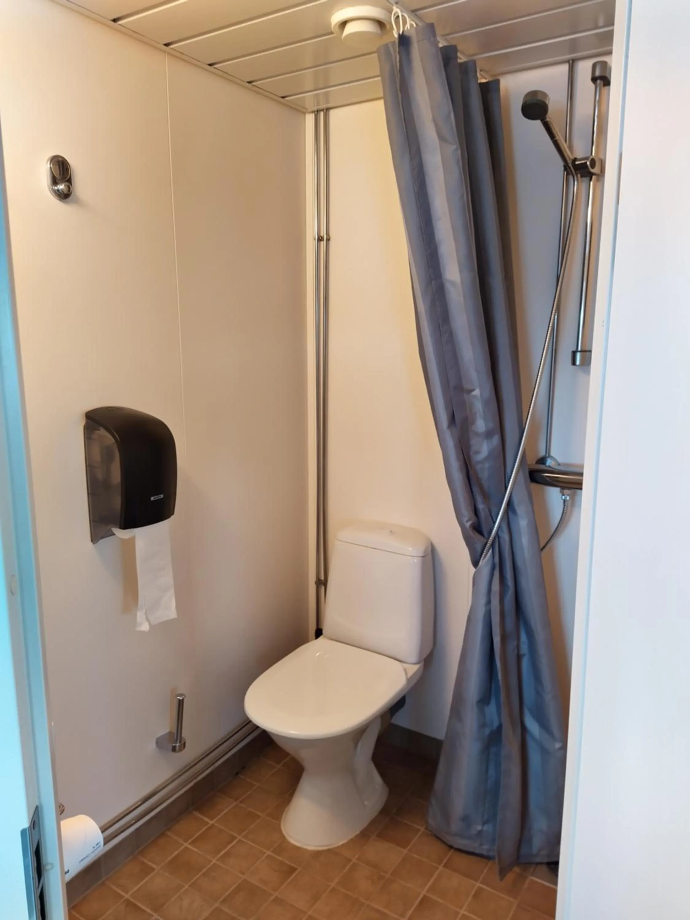 Shower in Hotellilaiva Wuoksi