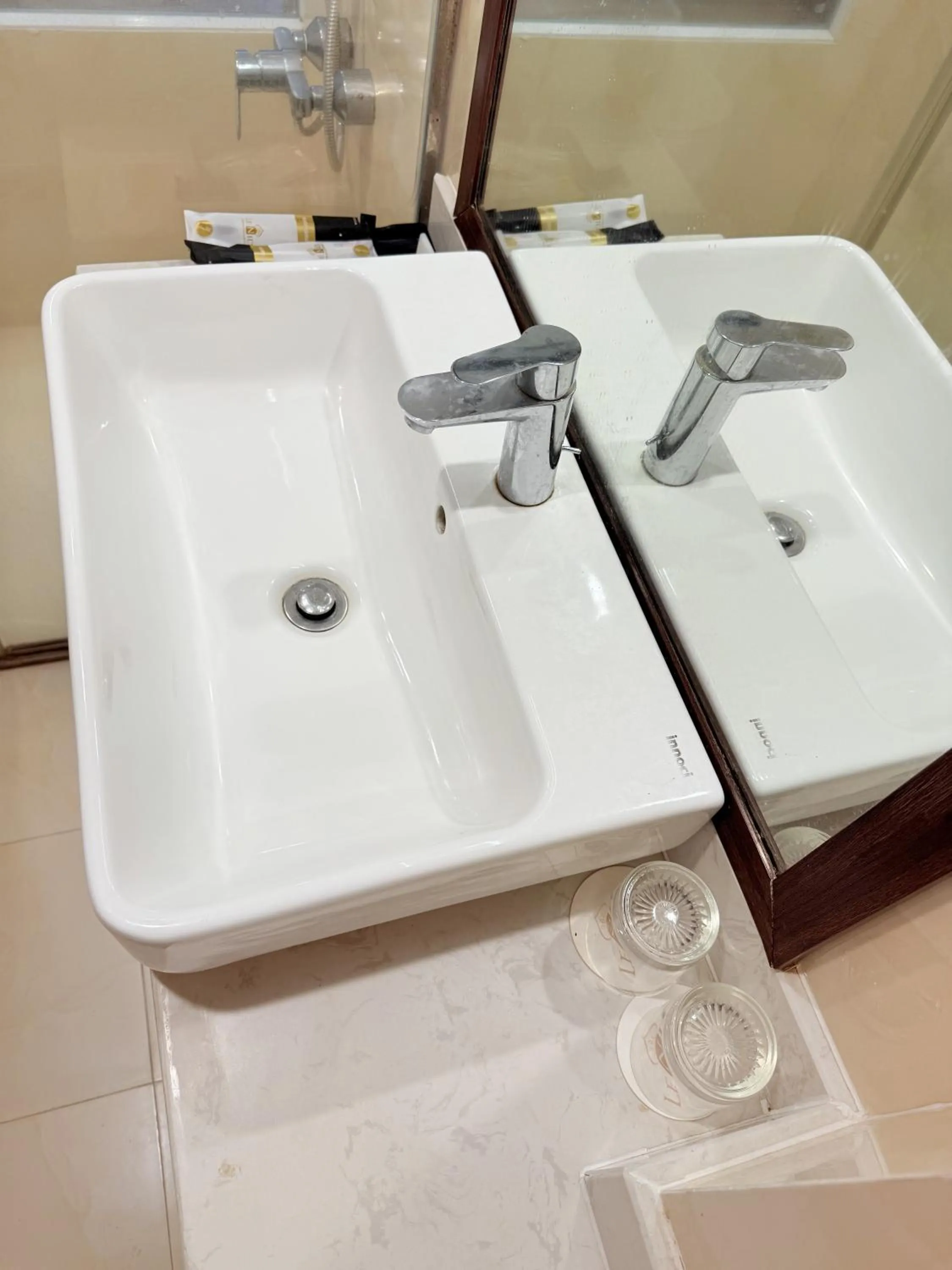 Toilet in Lenid Ocean View Hotel