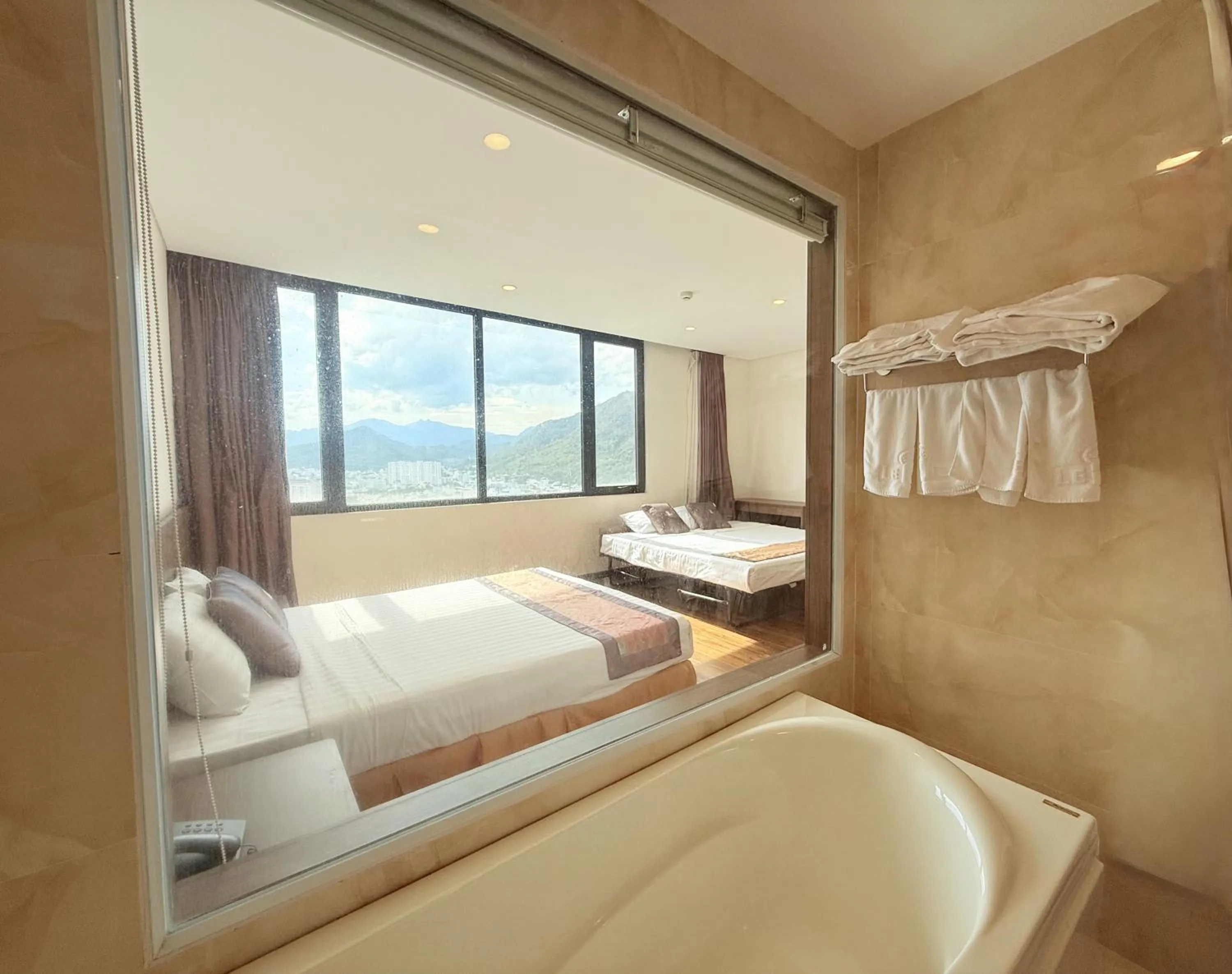 Bed in Lenid Ocean View Hotel