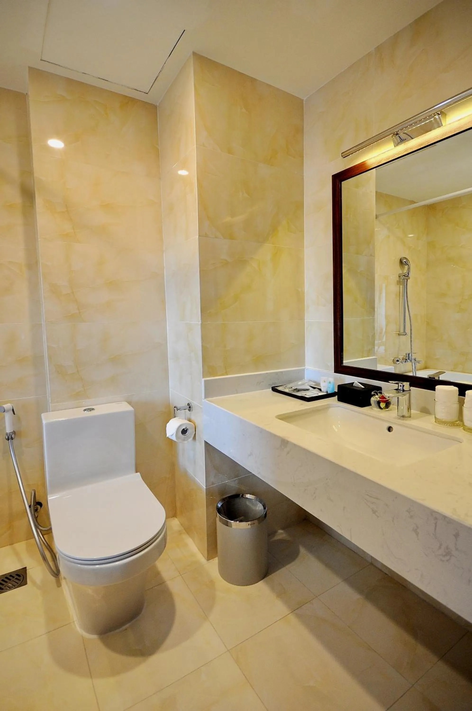 Shower in Lenid Ocean View Hotel