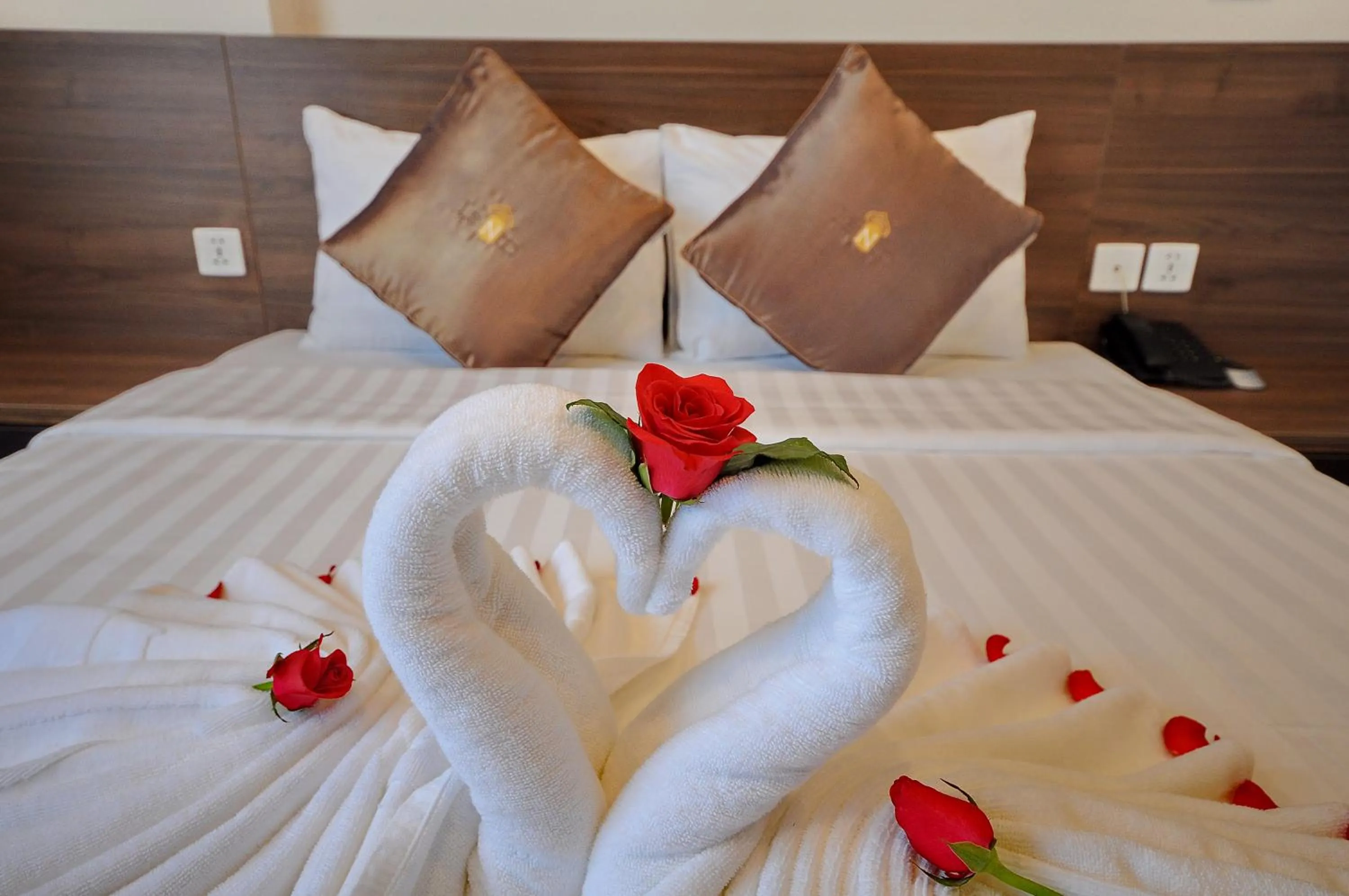 Bed in Lenid Ocean View Hotel