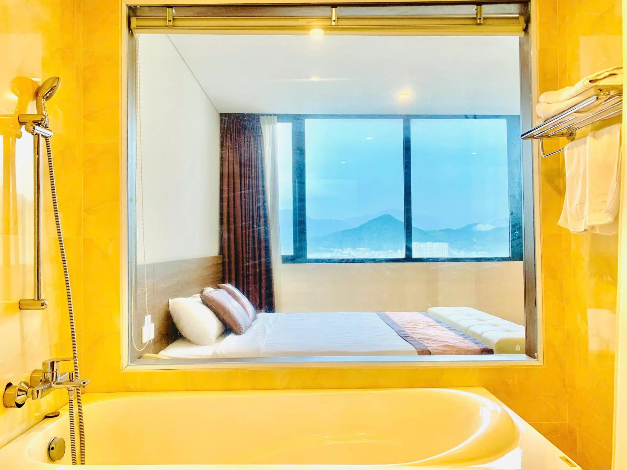 Bed in Lenid Ocean View Hotel