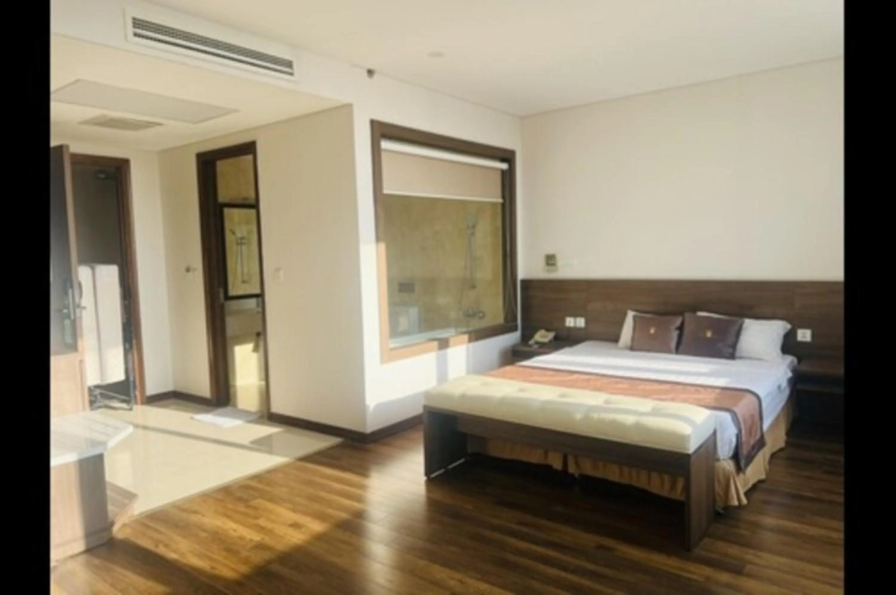 Photo of the whole room, Bed in Lenid Ocean View Hotel