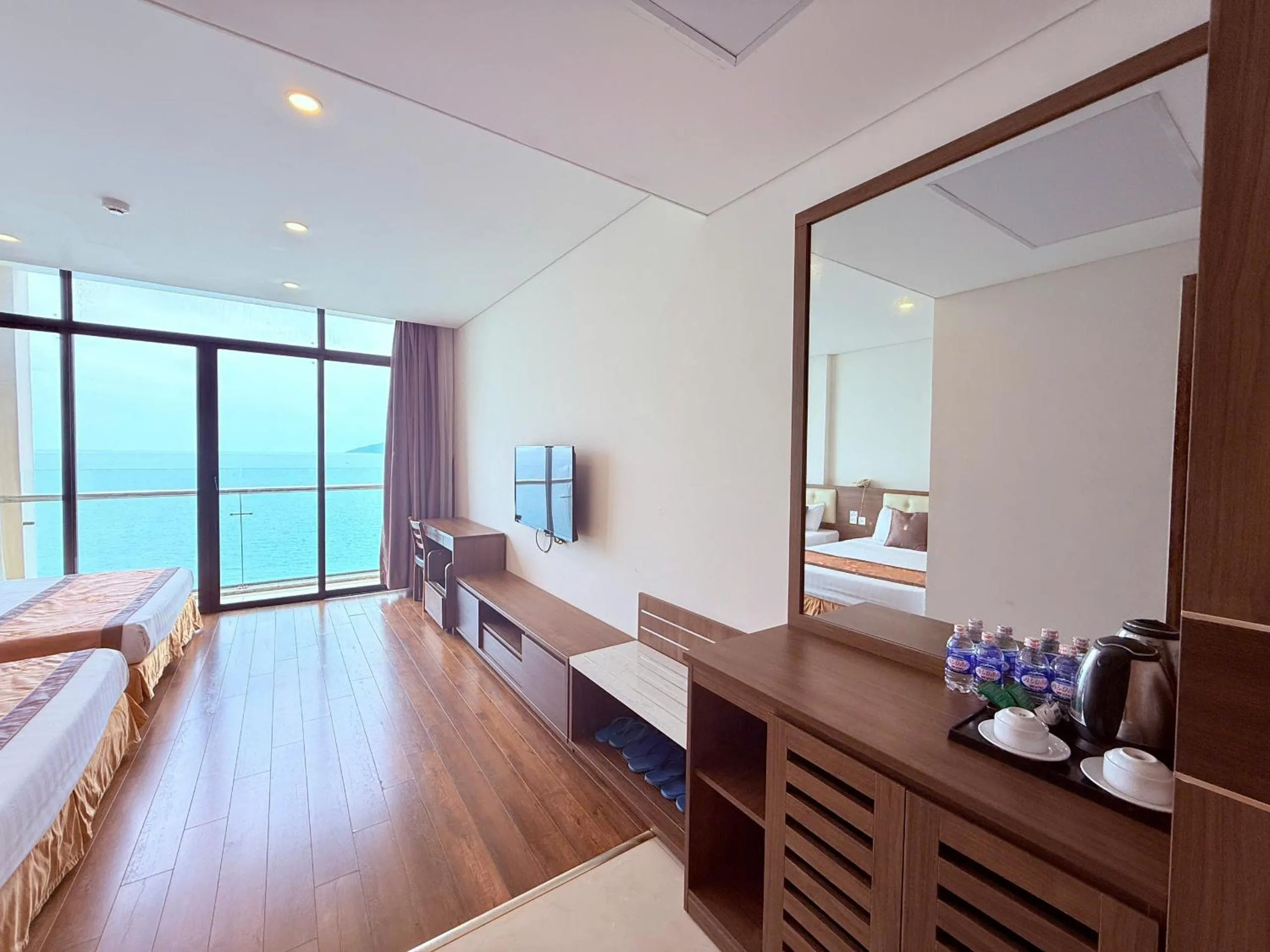 Bed in Lenid Ocean View Hotel