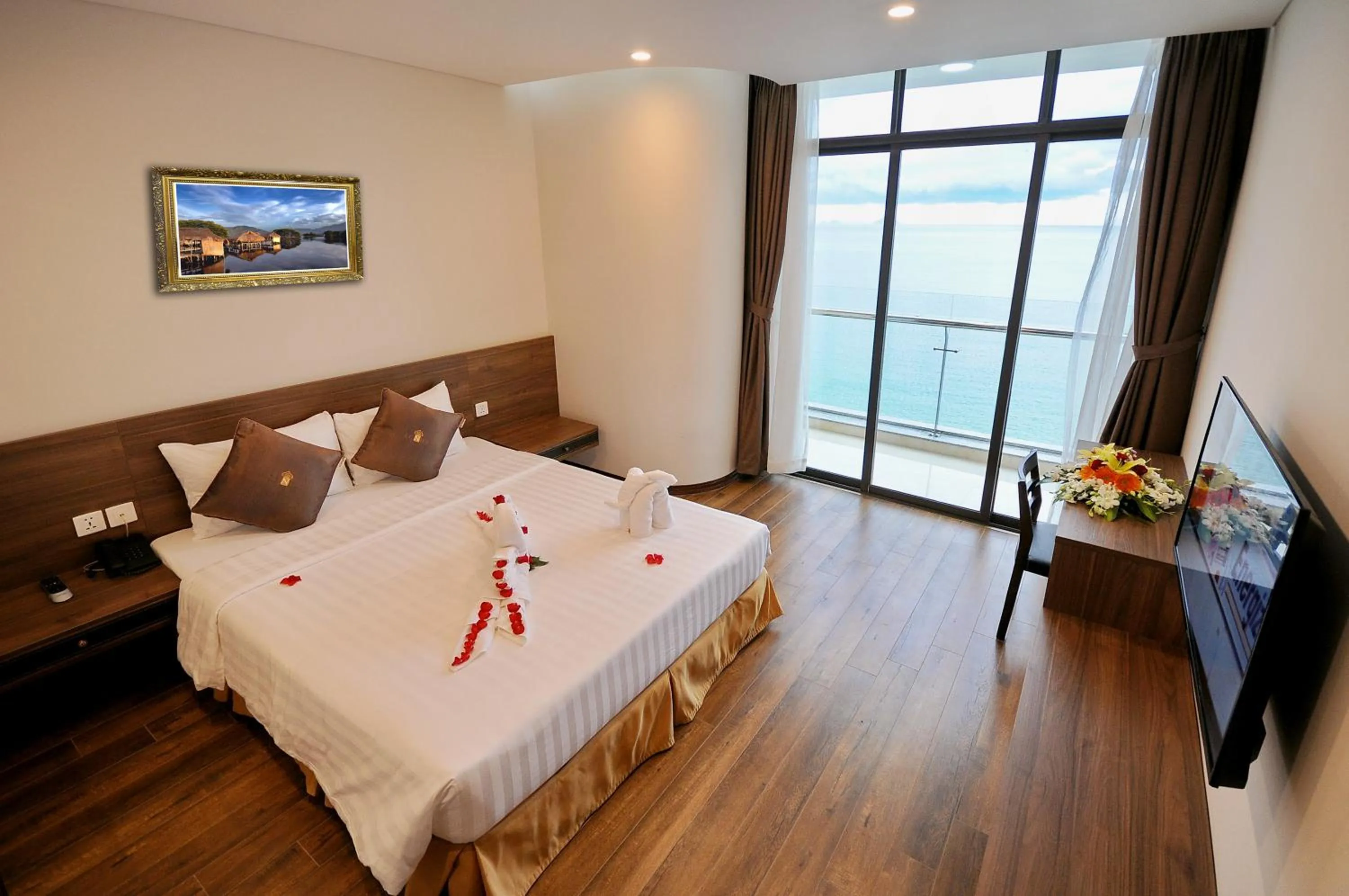 Photo of the whole room, Bed in Lenid Ocean View Hotel