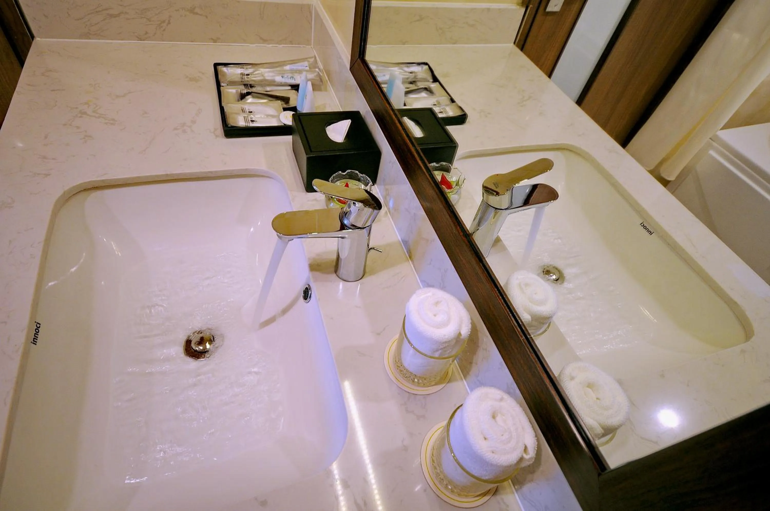 Bathroom in Lenid Ocean View Hotel