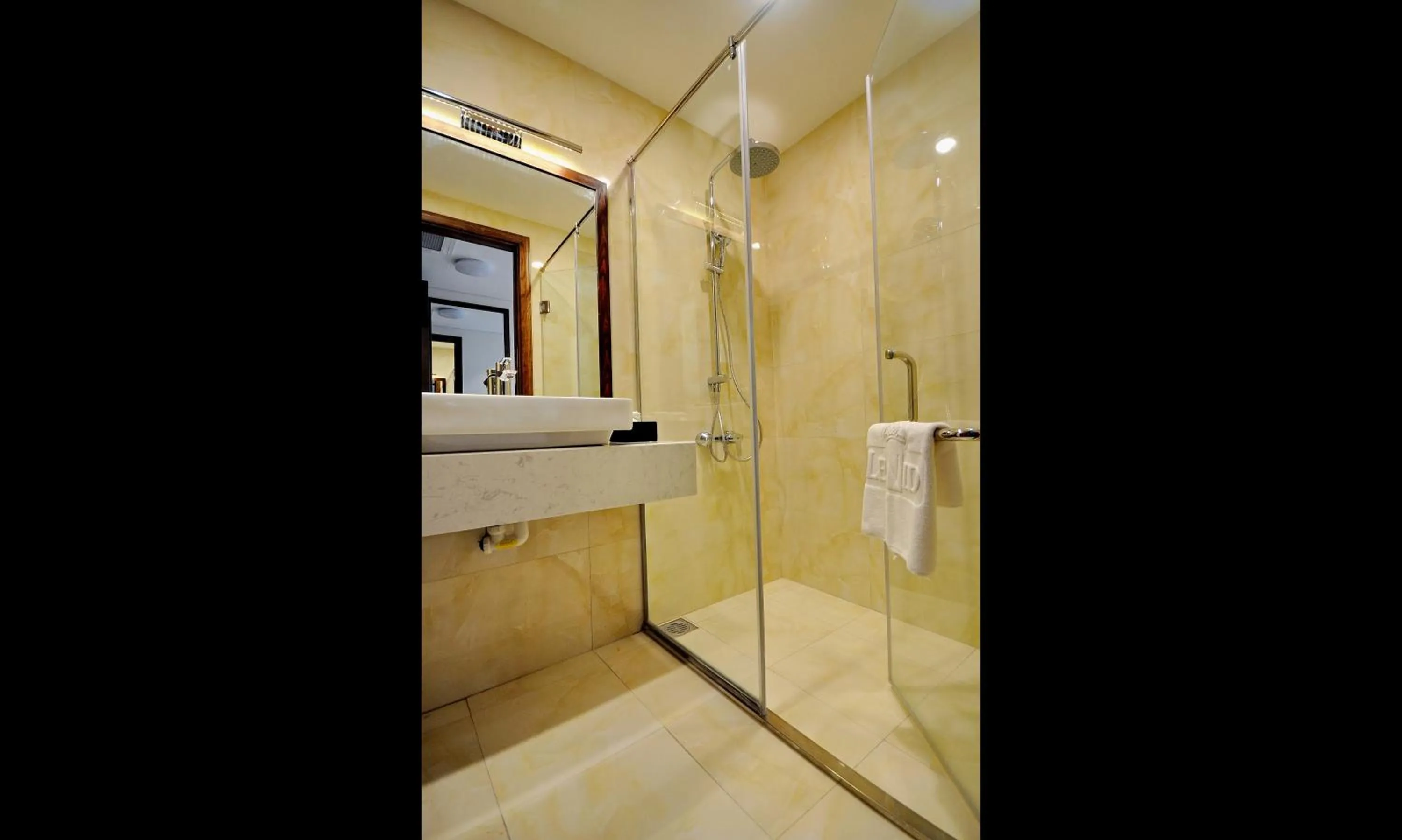 Shower in Lenid Ocean View Hotel