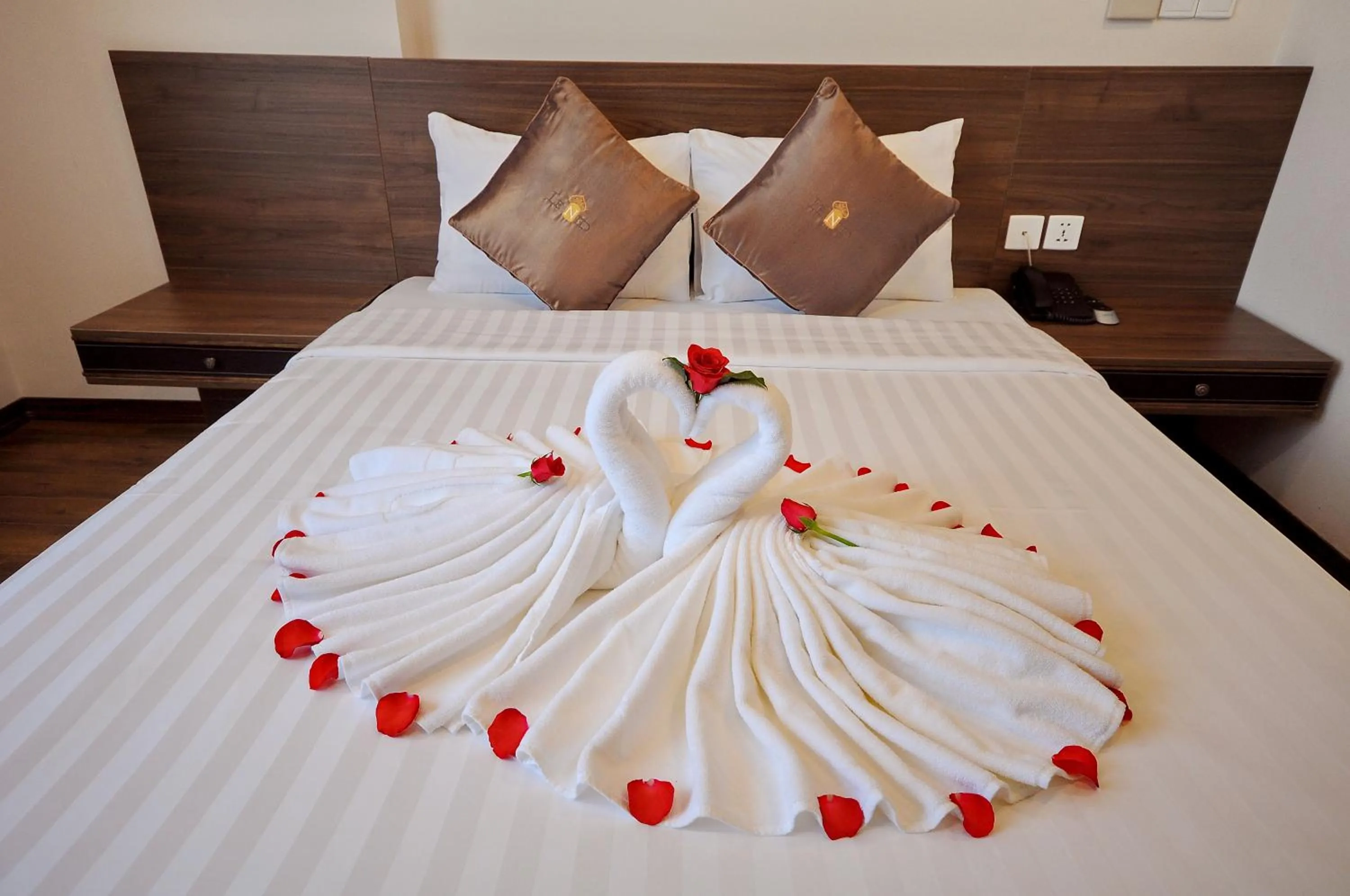 Bed in Lenid Ocean View Hotel