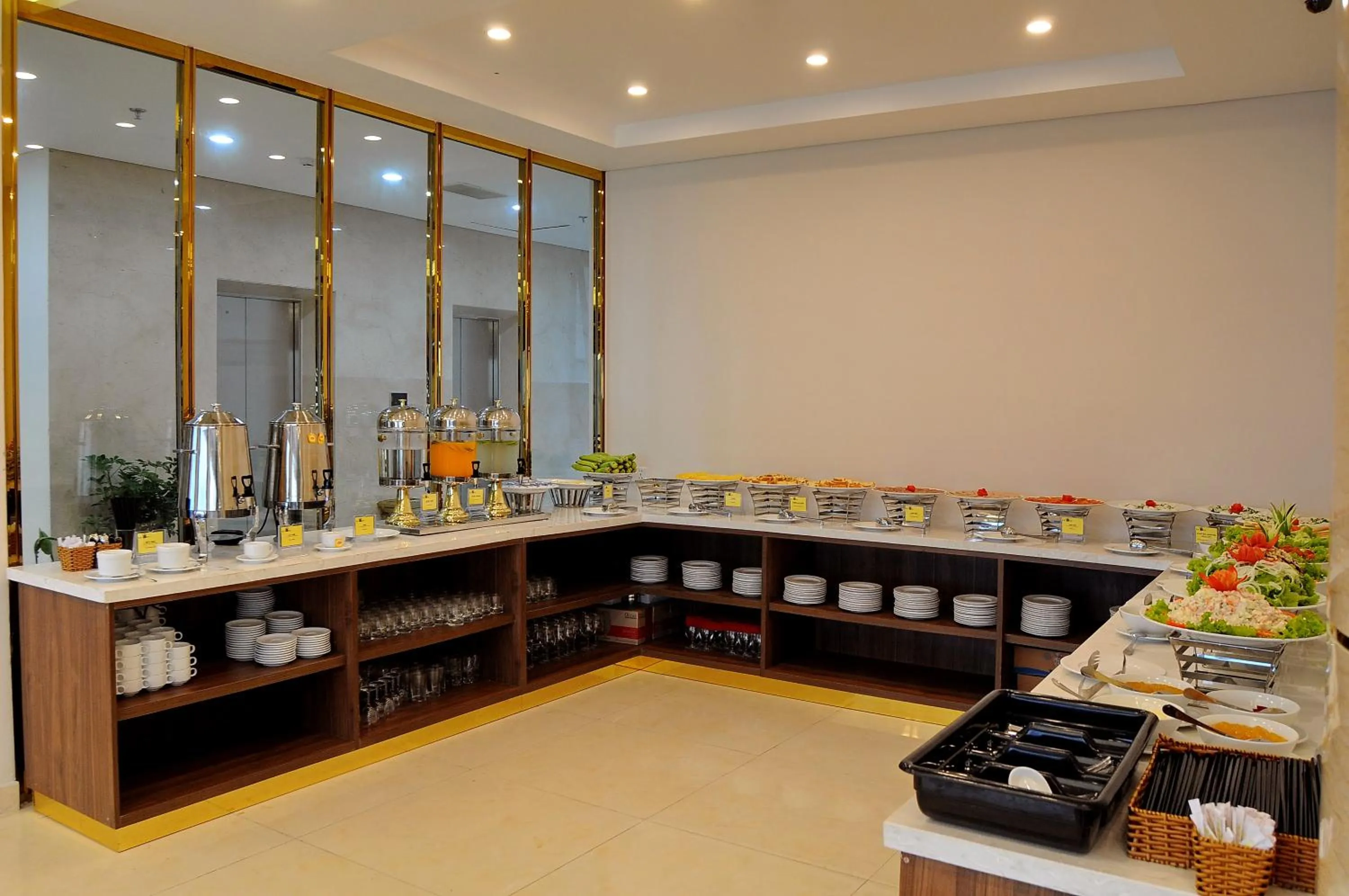 Breakfast in Lenid Ocean View Hotel