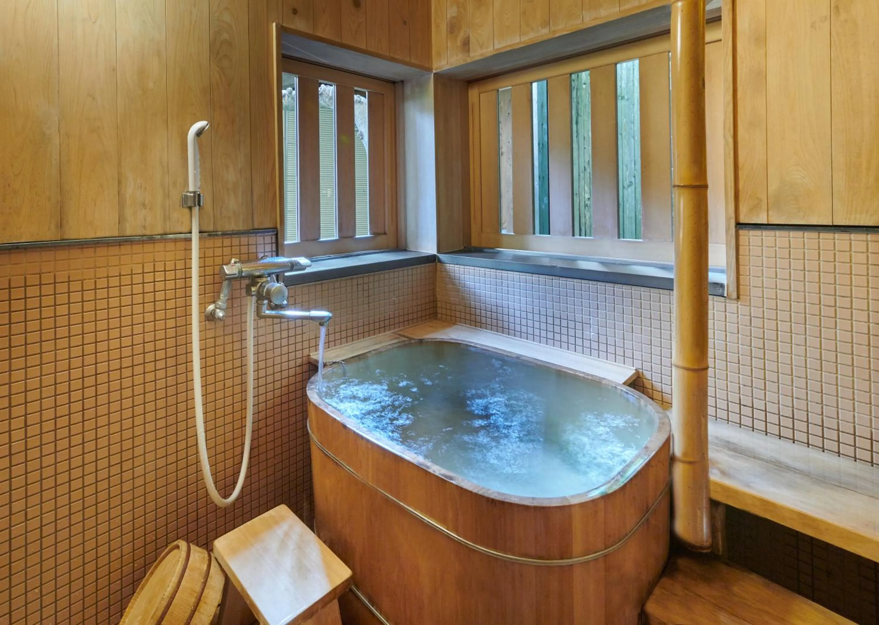 Hot Spring Bath in AKARI et KAORI formerly Taizanso