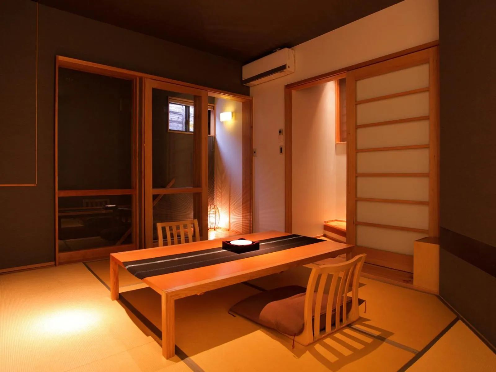 Photo of the whole room in AKARI et KAORI formerly Taizanso