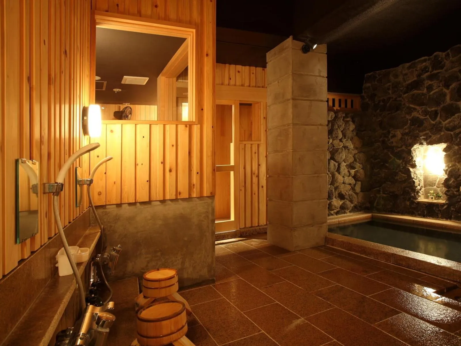 Hot Spring Bath in AKARI et KAORI formerly Taizanso