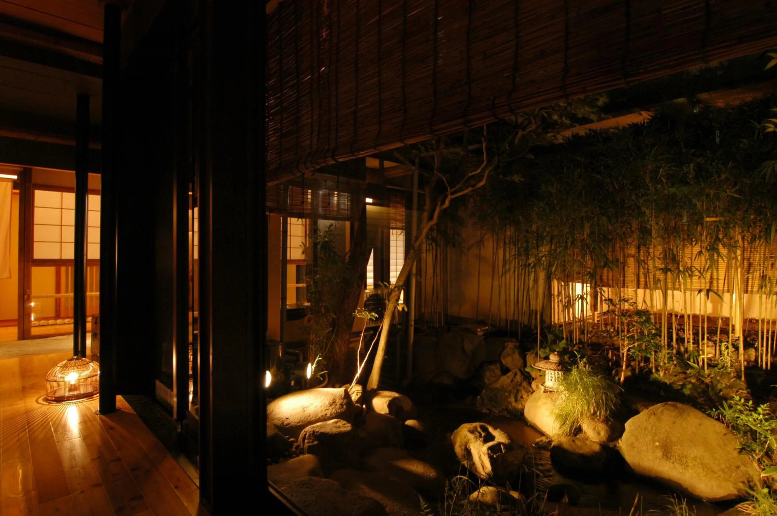 Night in AKARI et KAORI formerly Taizanso