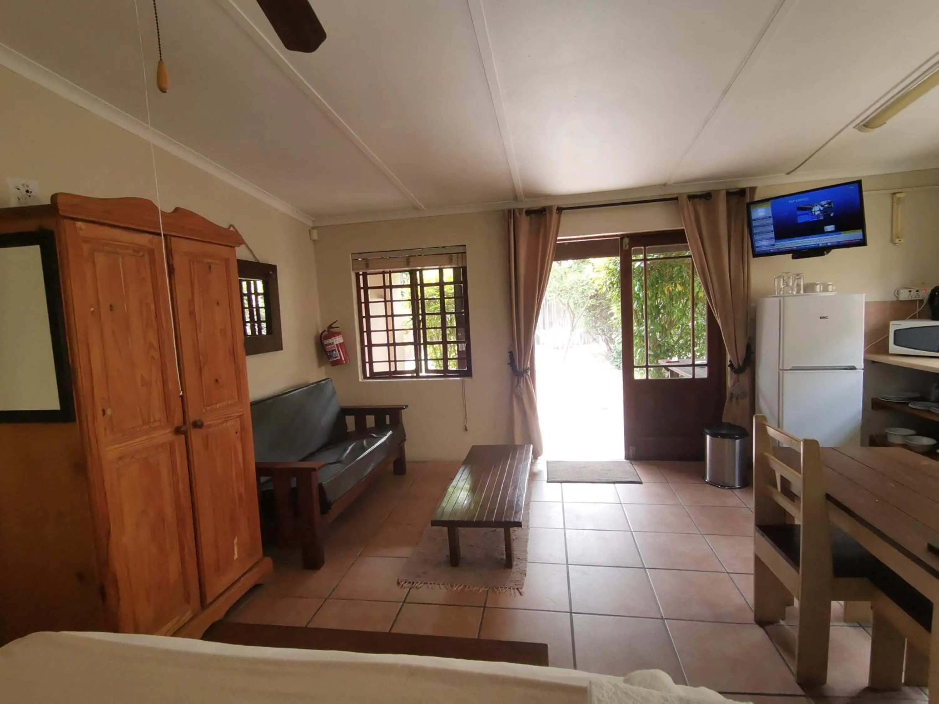 TV and multimedia in Tourist Lodge Gansbaai