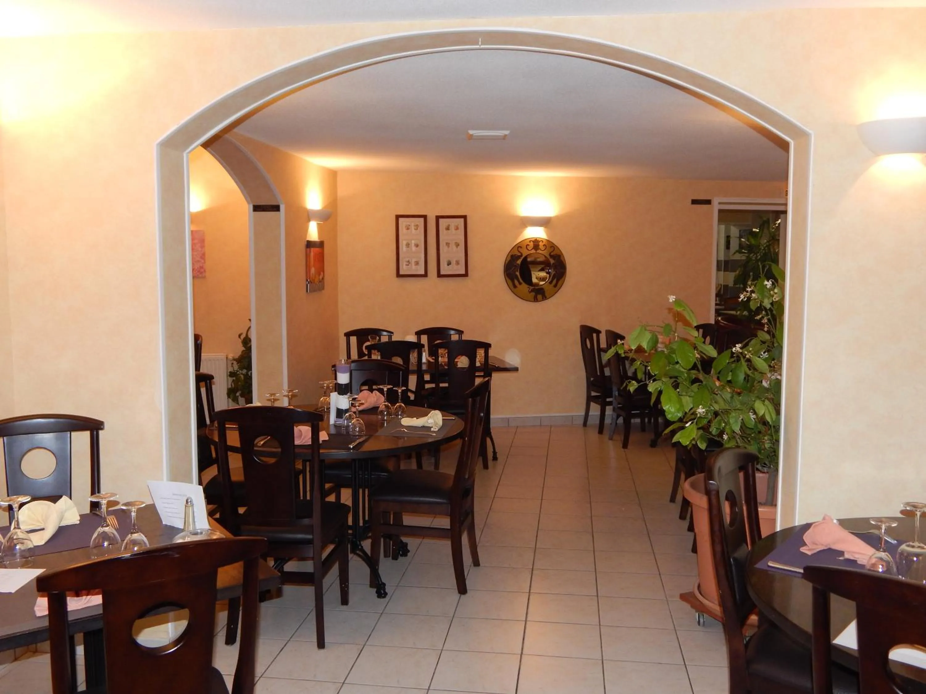 Restaurant/places to eat in Le Lion D'or