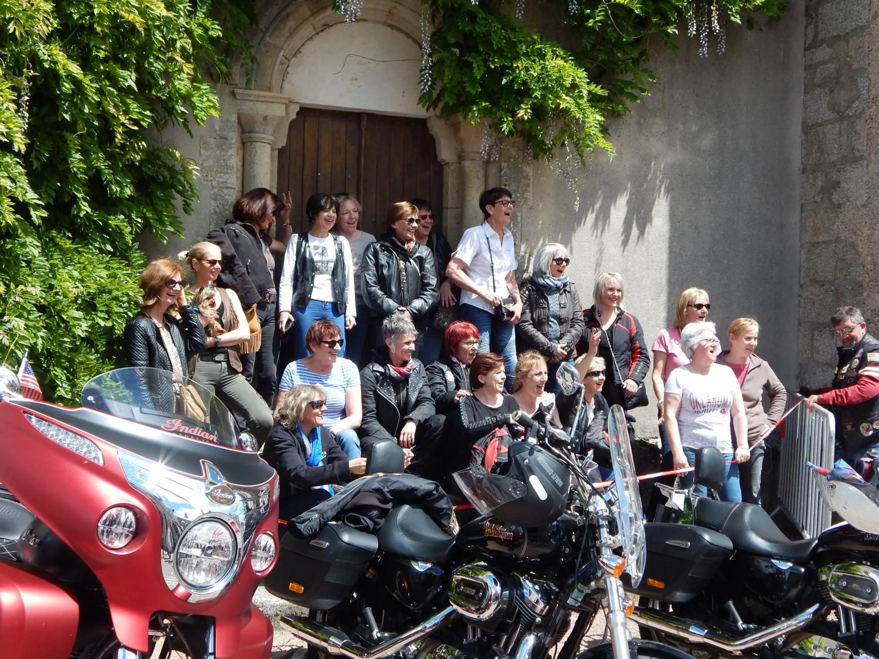 People in Le Lion D'or