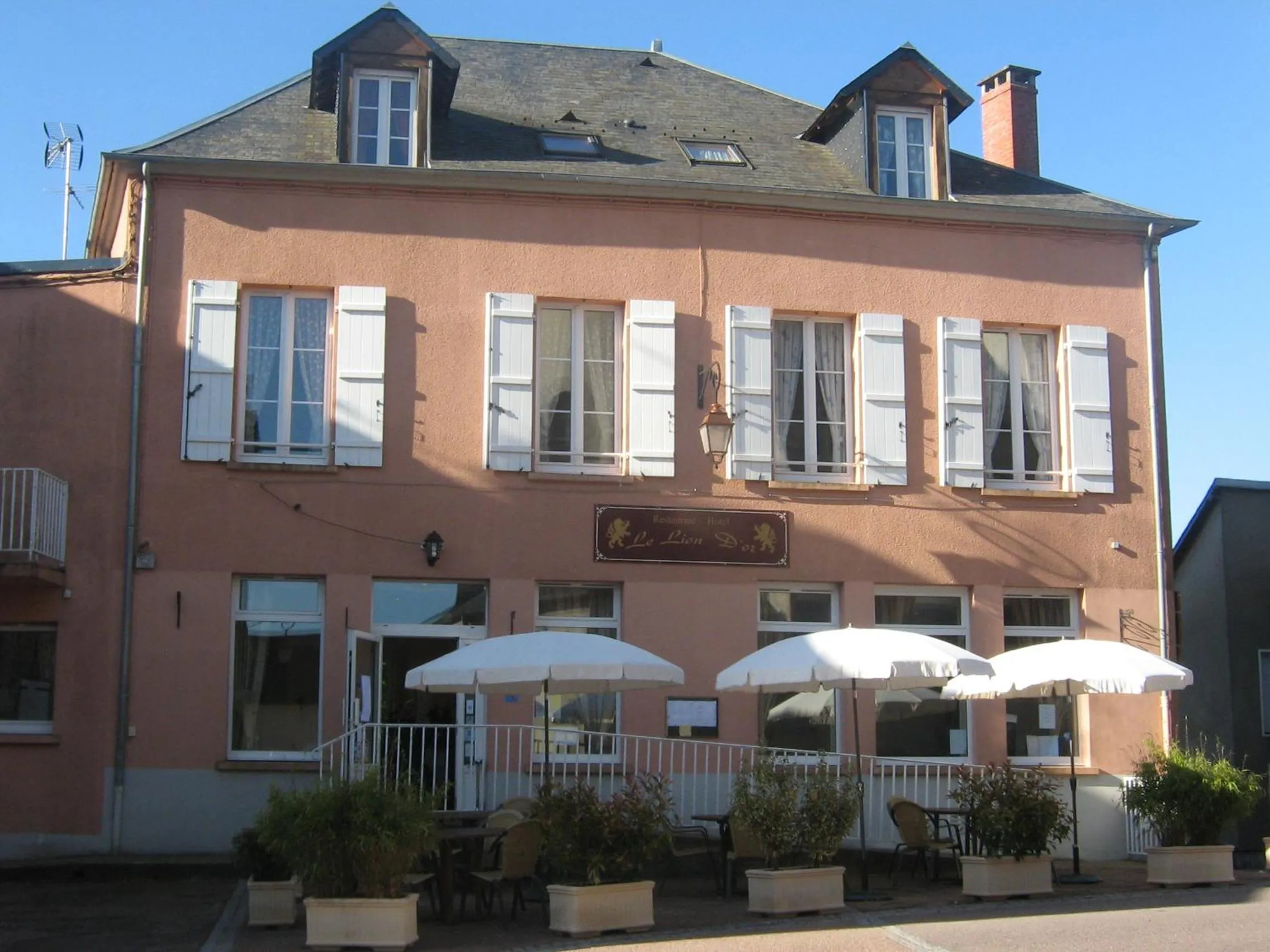 Property building in Le Lion D'or
