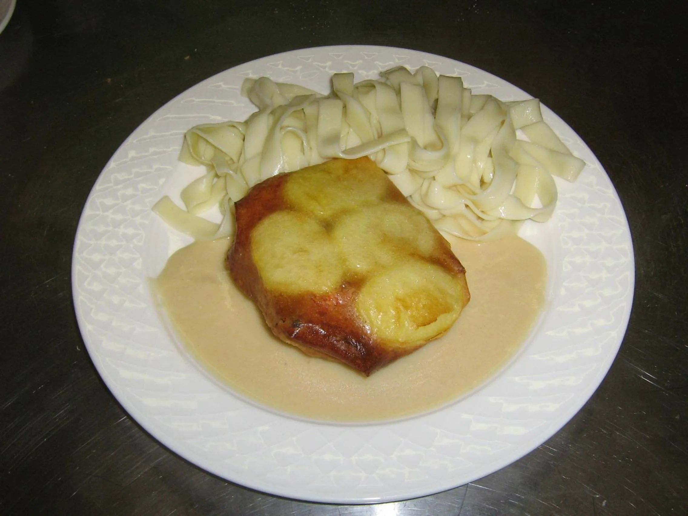 Restaurant/places to eat in Le Lion D'or