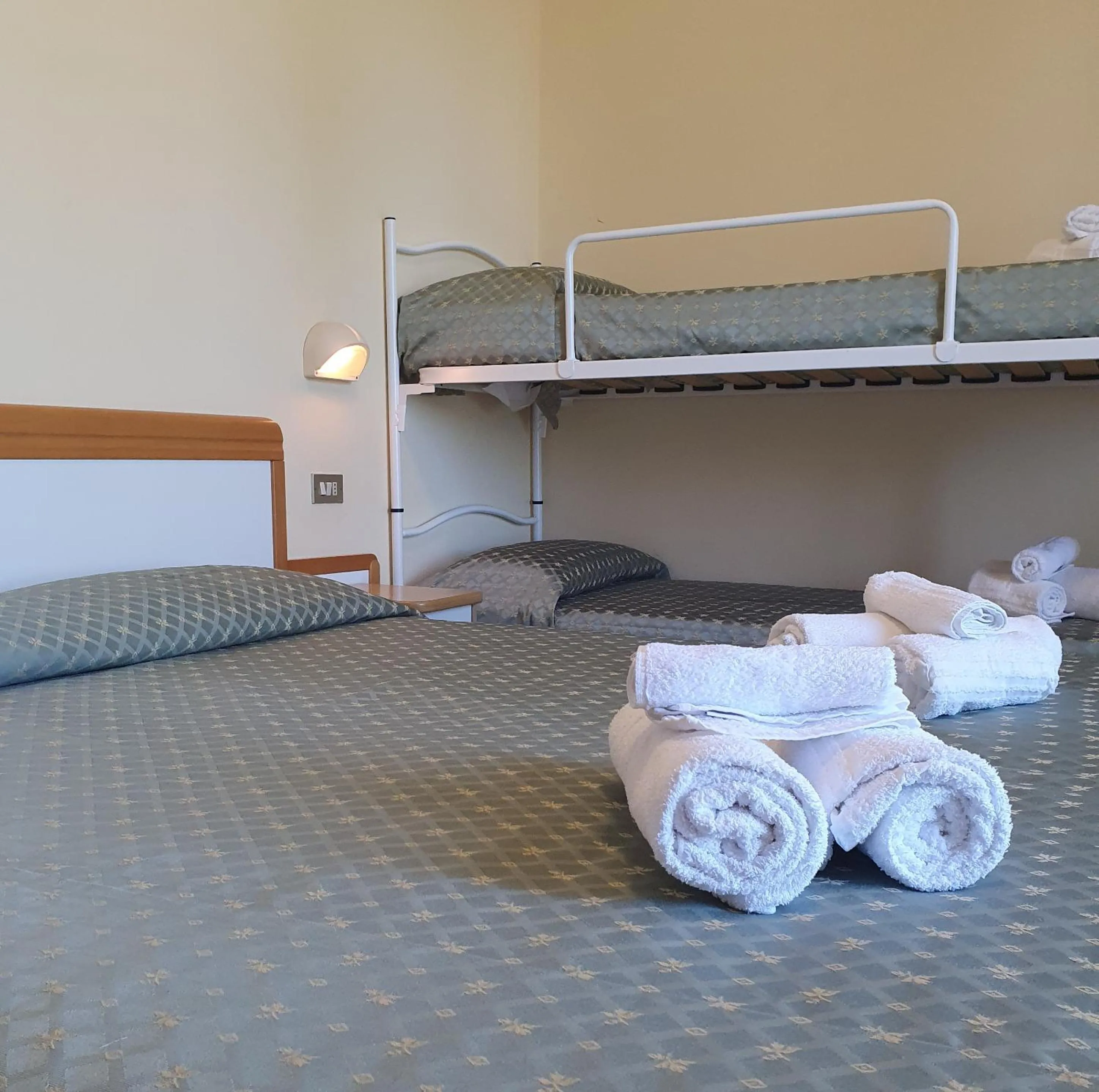 Bed in Hotel De La Plage