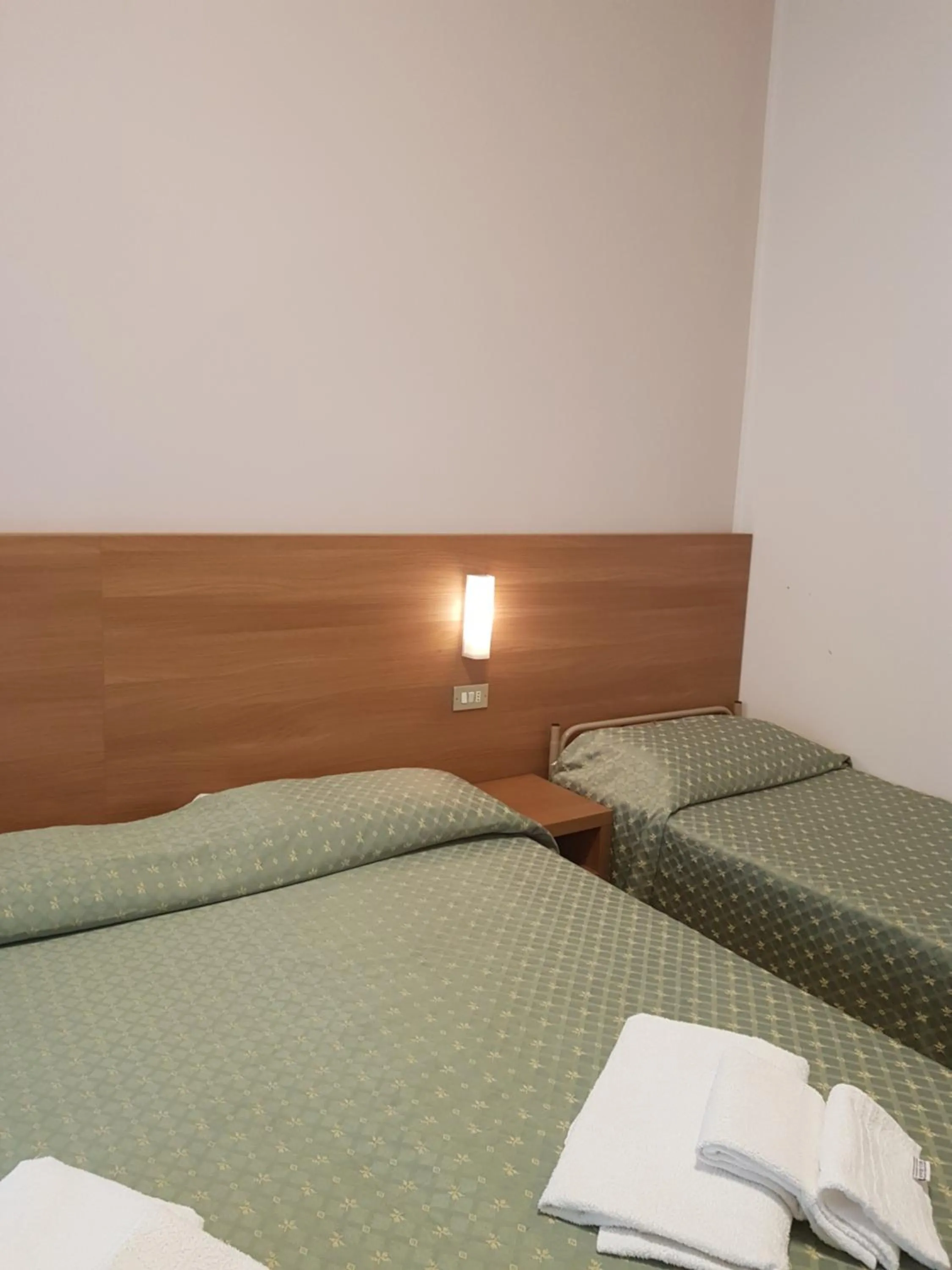 Photo of the whole room, Bed in Hotel De La Plage