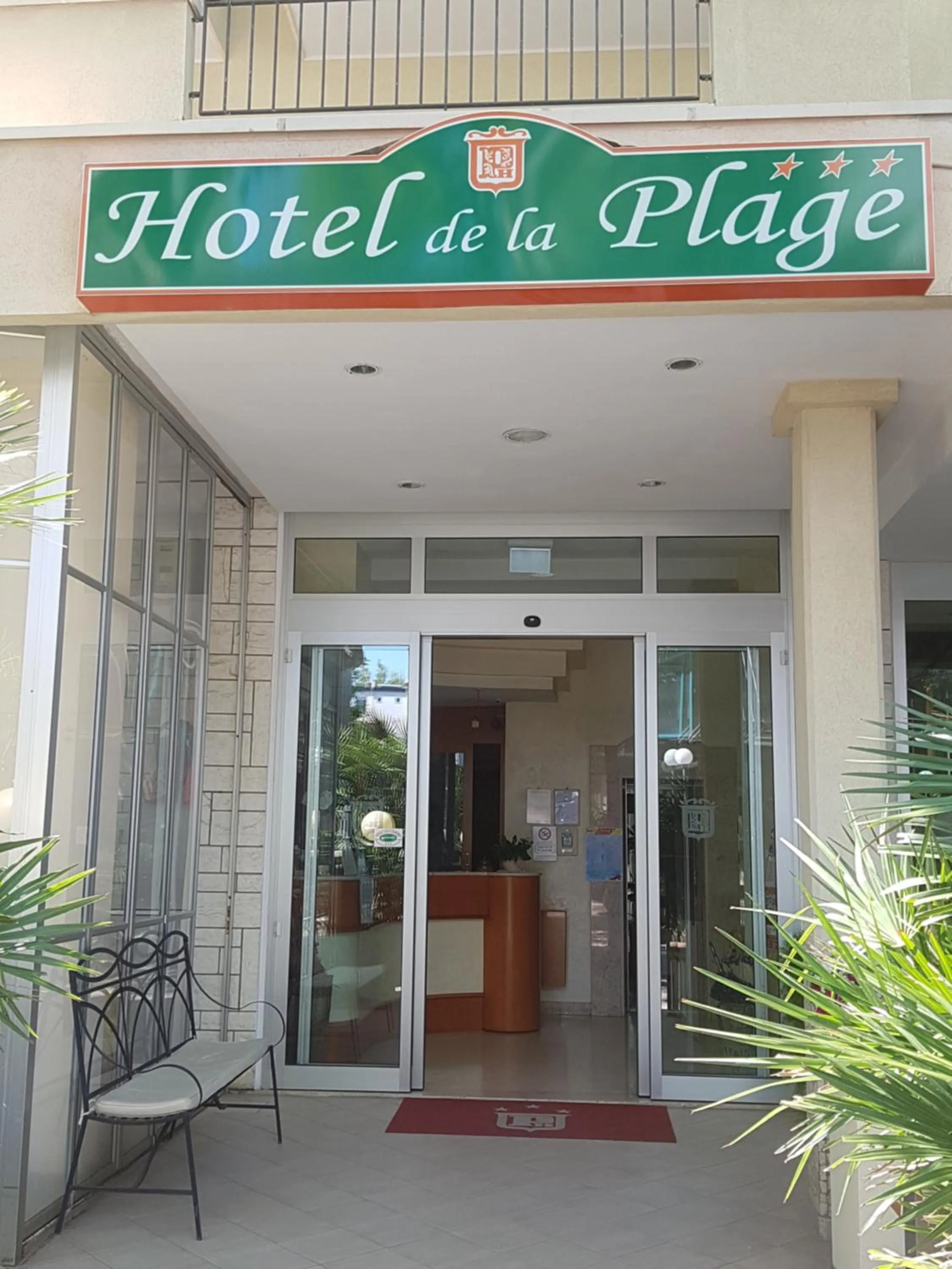 Facade/entrance in Hotel De La Plage