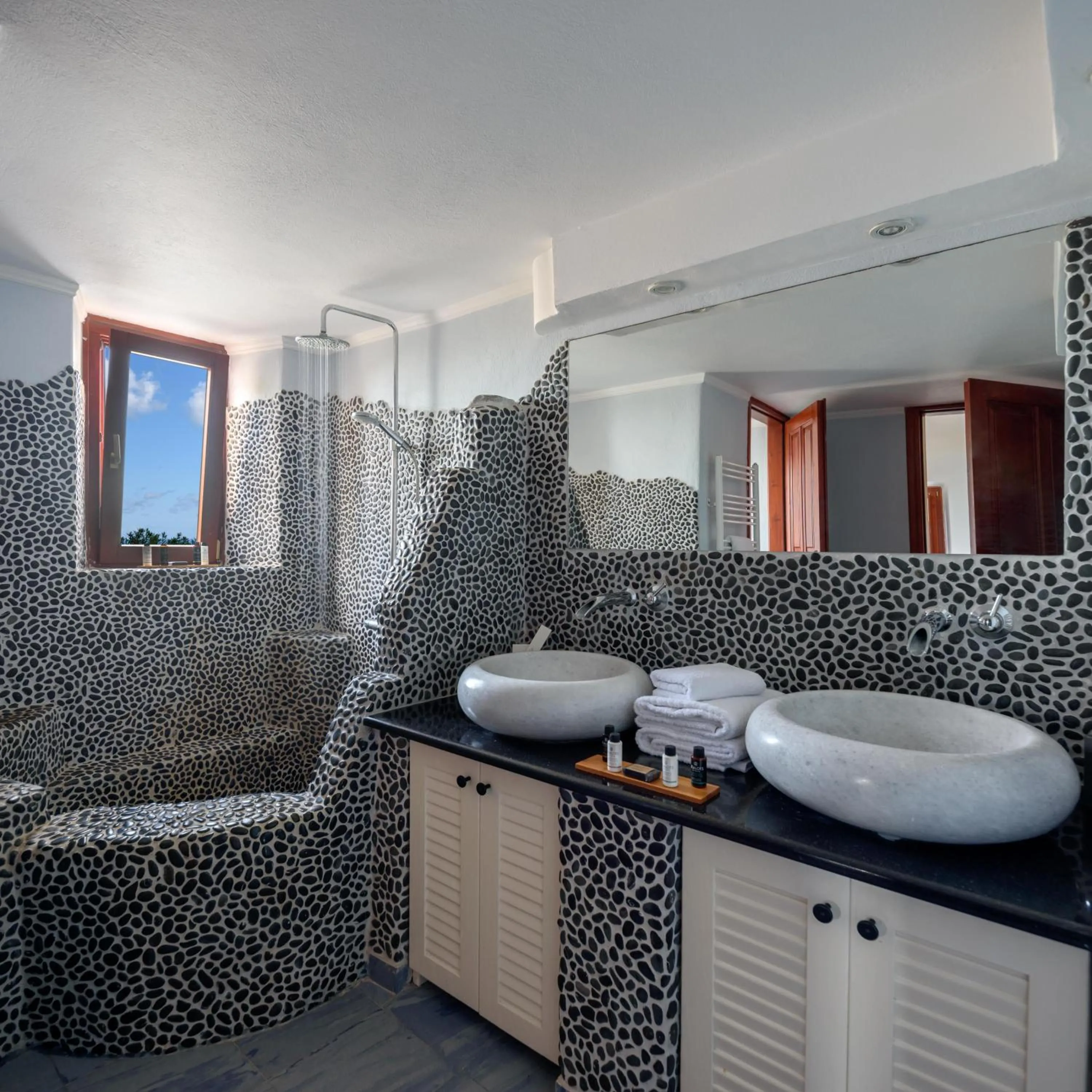 Bathroom in Aquaria Villa