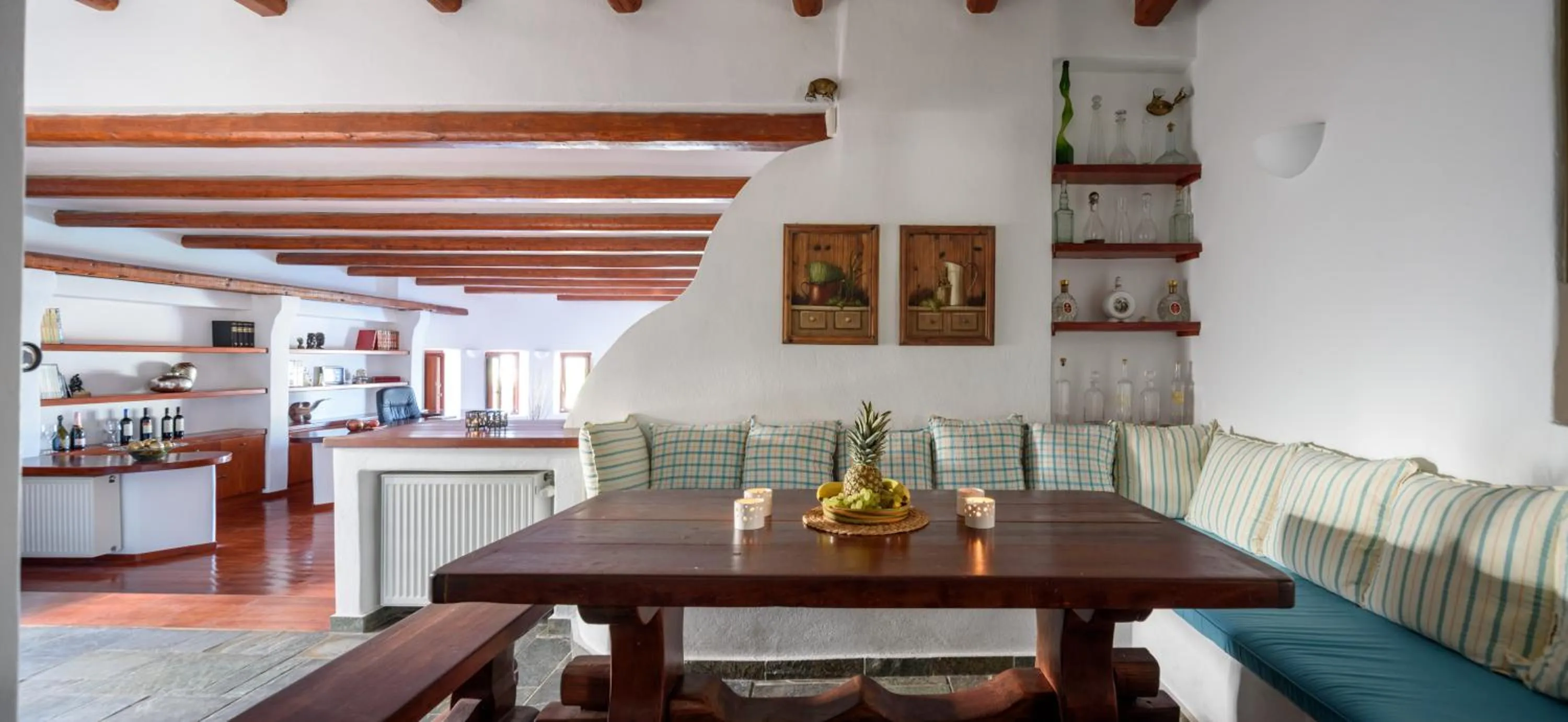 Living room in Aquaria Villa