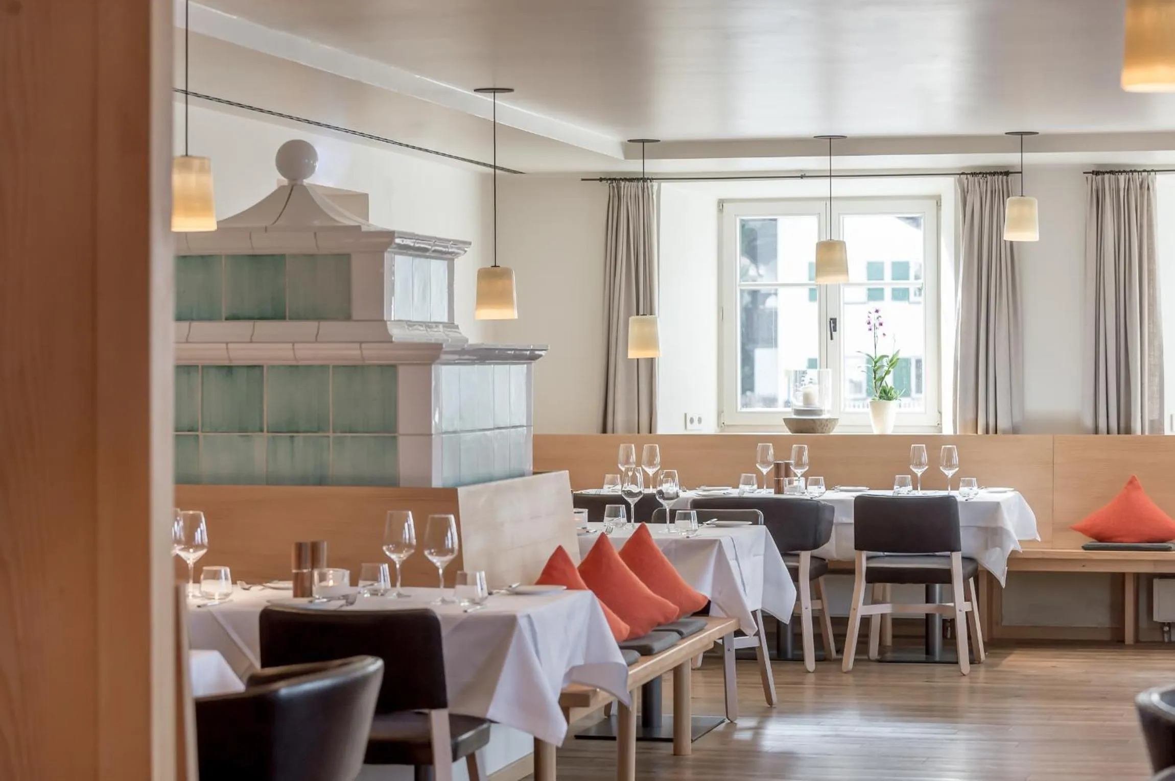 Restaurant/places to eat in Alpenhotel Krone