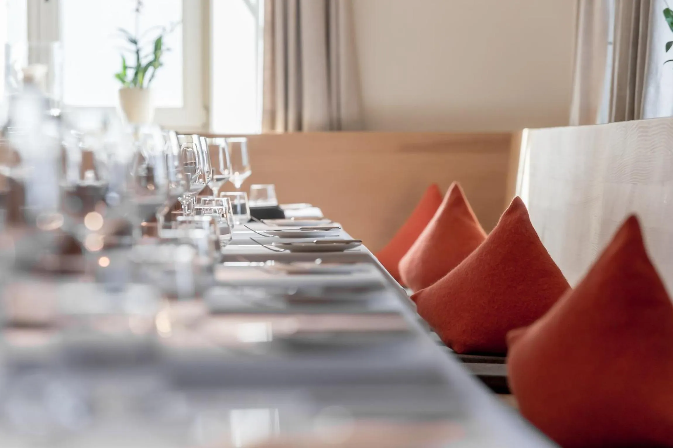 Restaurant/places to eat in Alpenhotel Krone