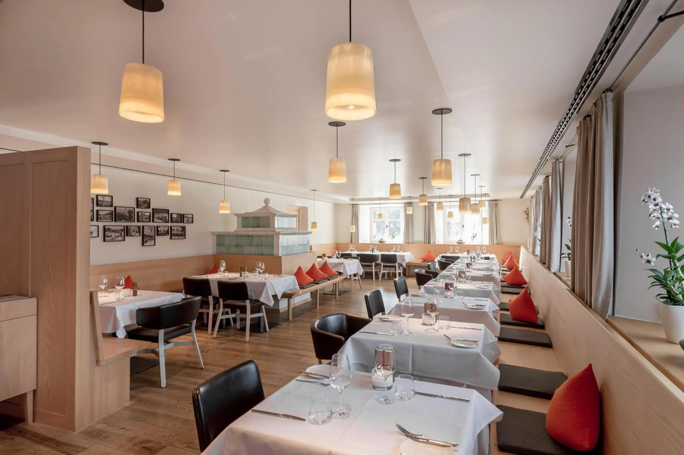 Restaurant/places to eat in Alpenhotel Krone